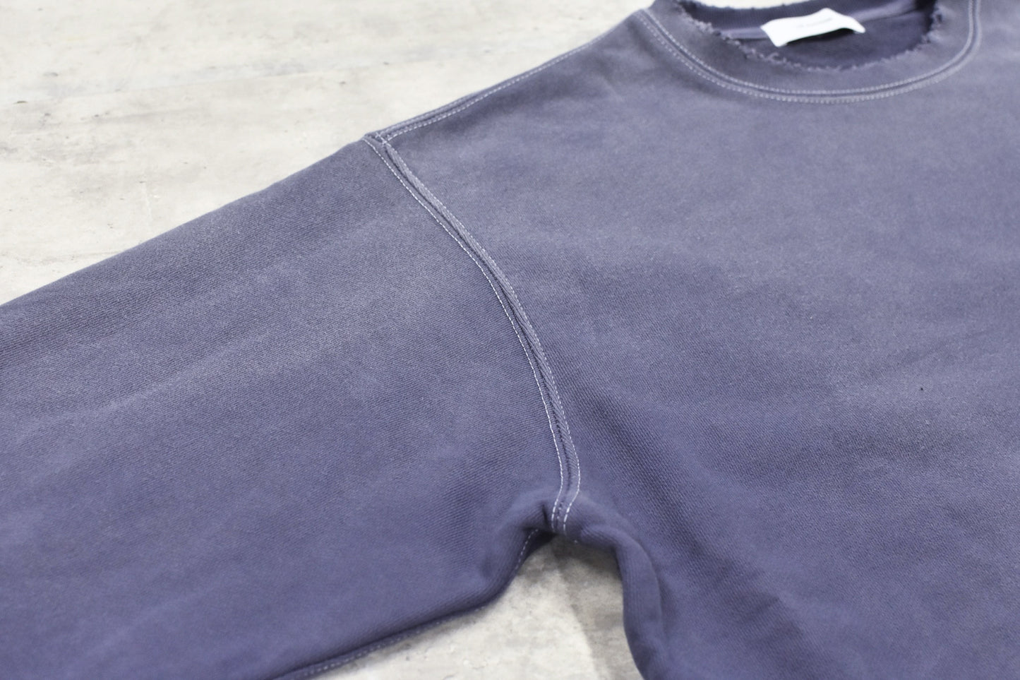 THE JEAN PIERRE / Pigment Grunge Destroy Sweat Shirt - FADE NAVY