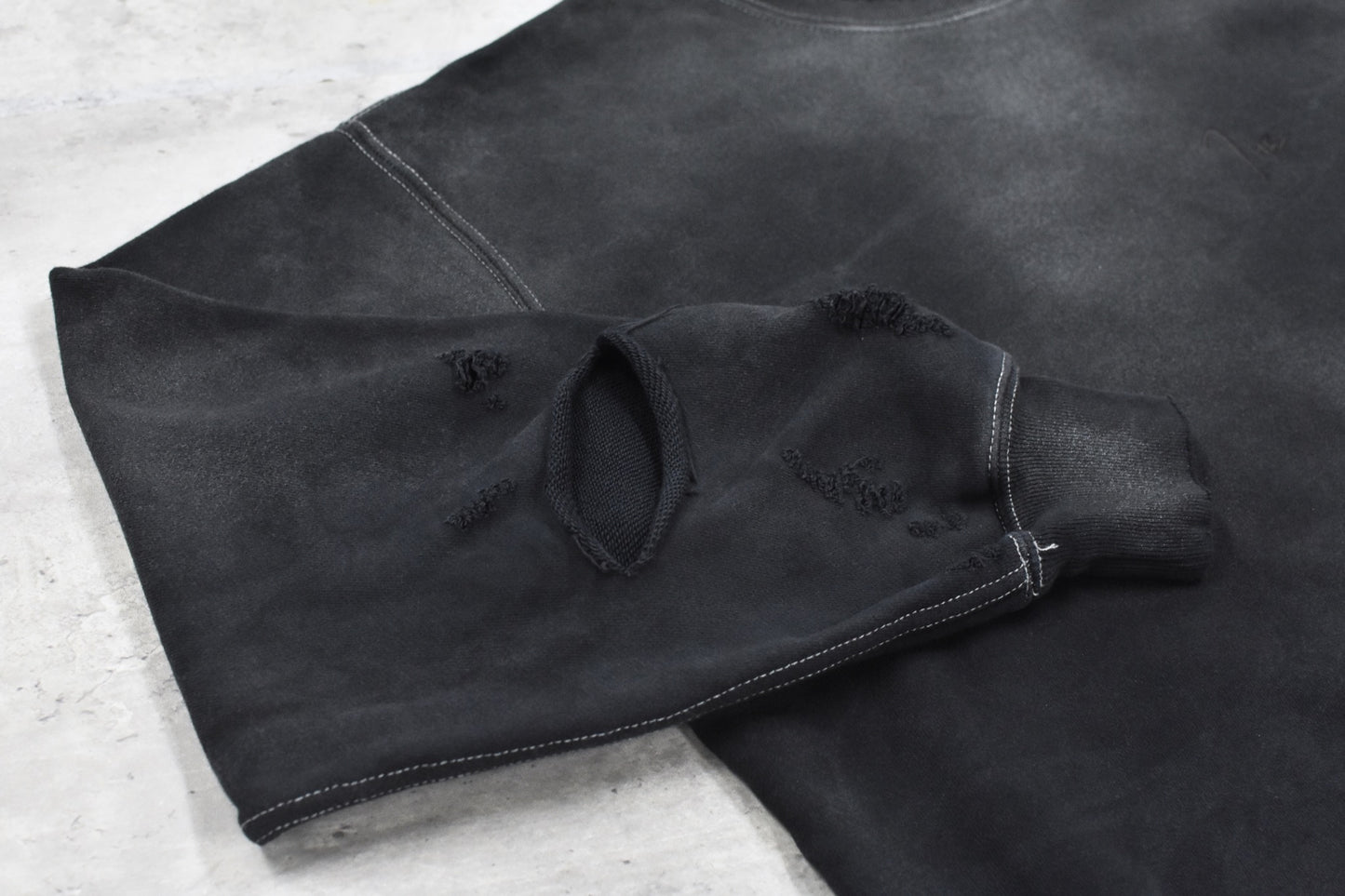 THE JEAN PIERRE / Pigment Grunge Destroy Sweat Shirt - FADE BLK