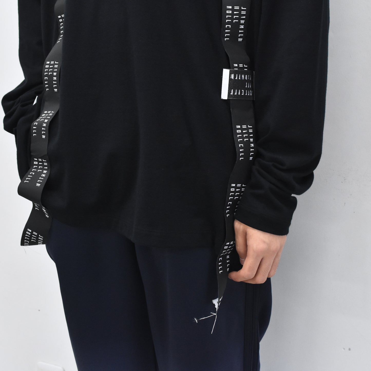 JUVENILE HALL ROLLCALL / 2064 SUS NT LS PULLOVER - BLACK