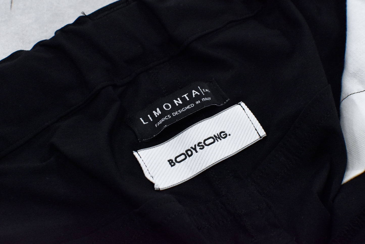 BODYSONG. / RECONSTRUCTED BK FLARE PT - BLACK
