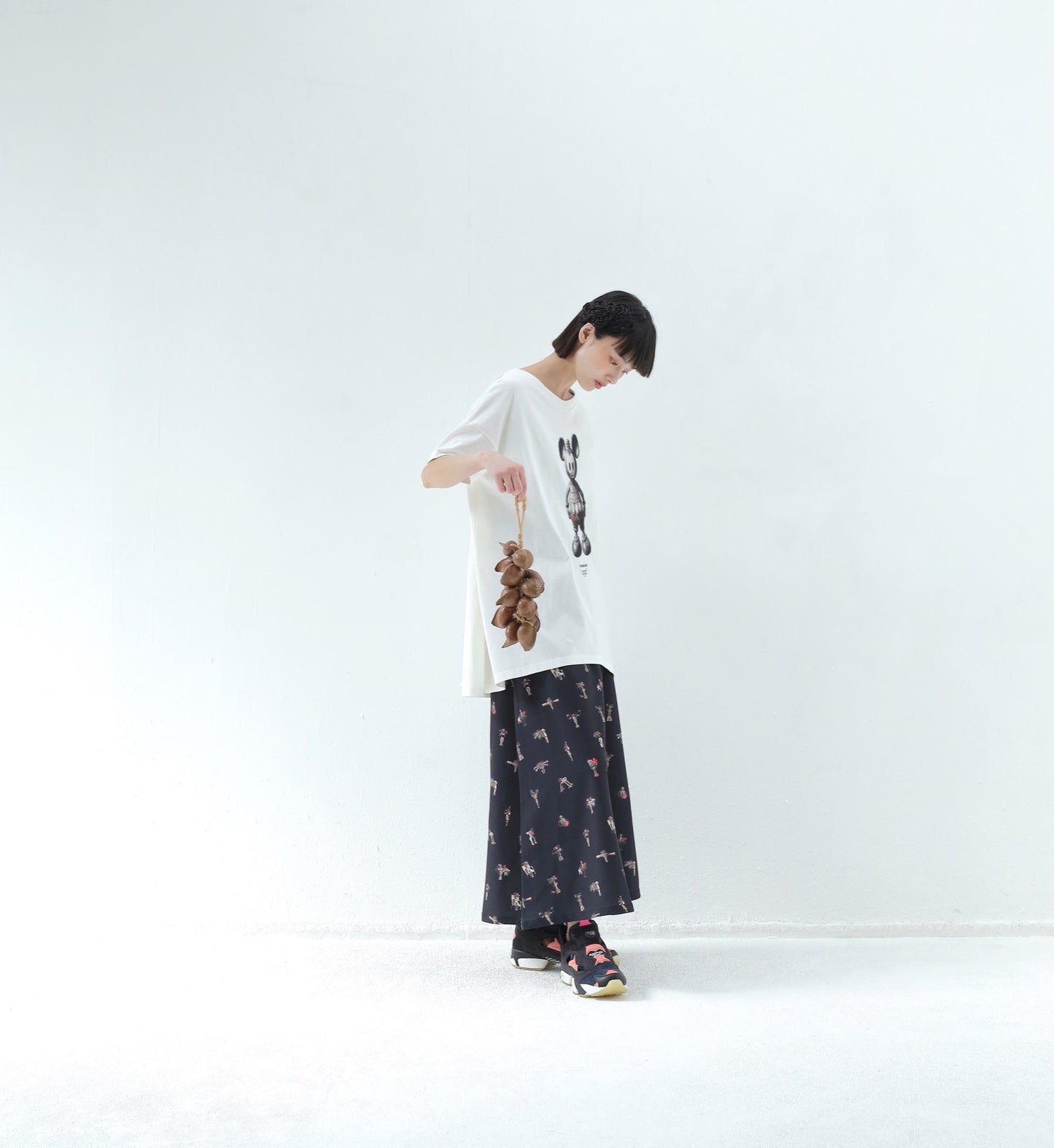 BEDSIDEDRAMA / 先行予約 DIGNEY DOLL Flare T-Shirt - WHITE