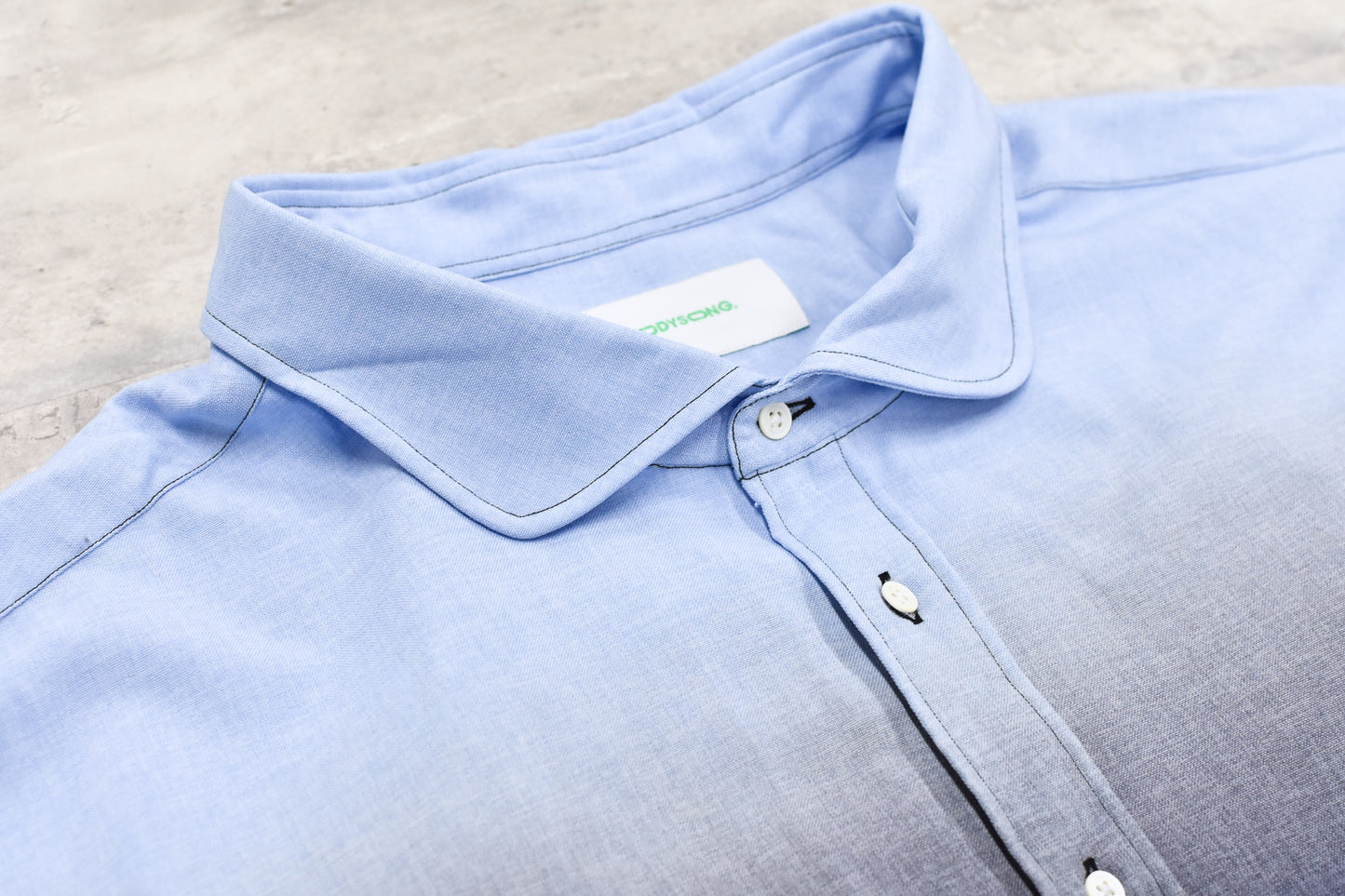 BODYSONG. / BEAUTIFUL GRADIENT DEFORMATION SHIRT - BLUE