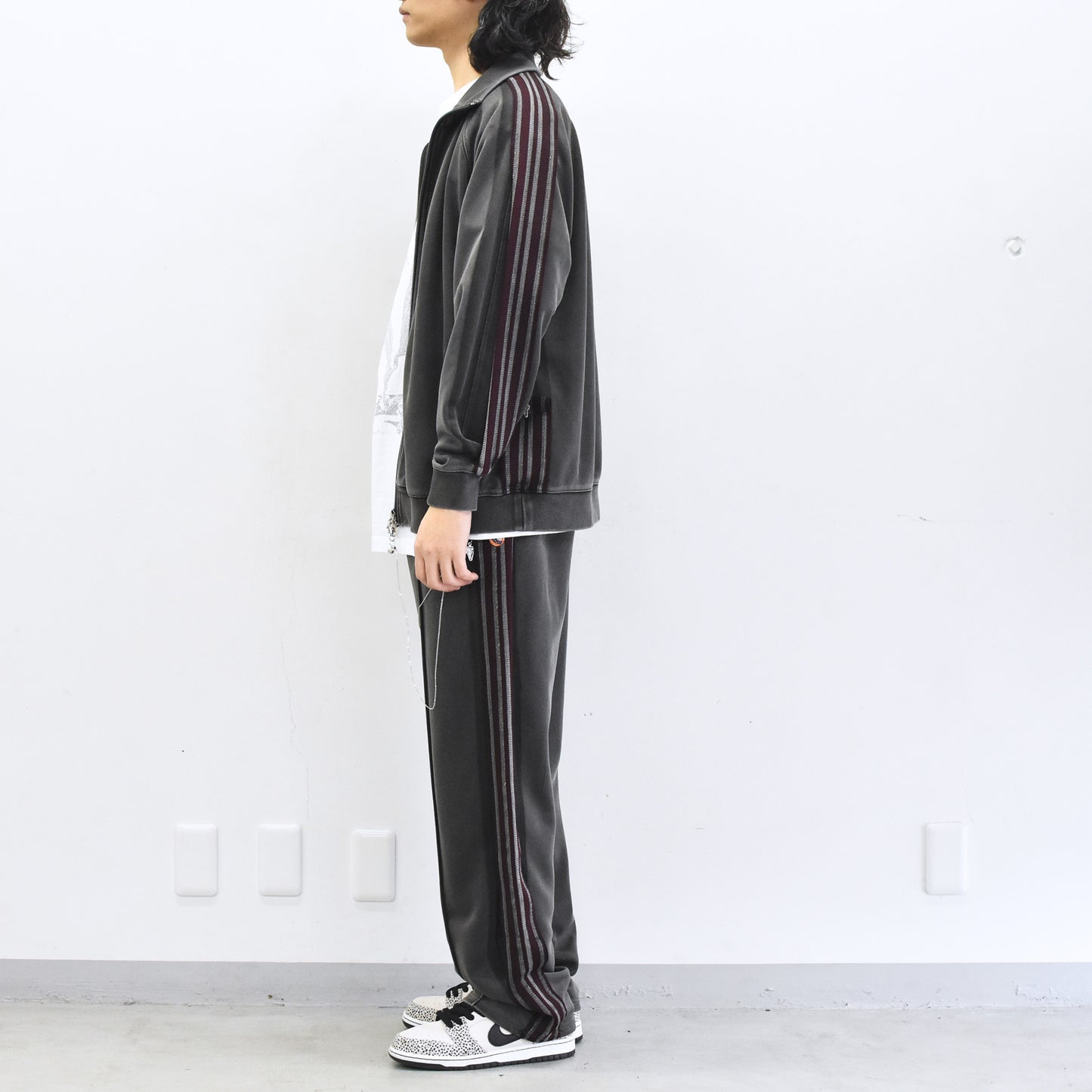 BODYSONG. / PIGMENT-DYED DISTRESSED TRACK TROUSERS - GREY