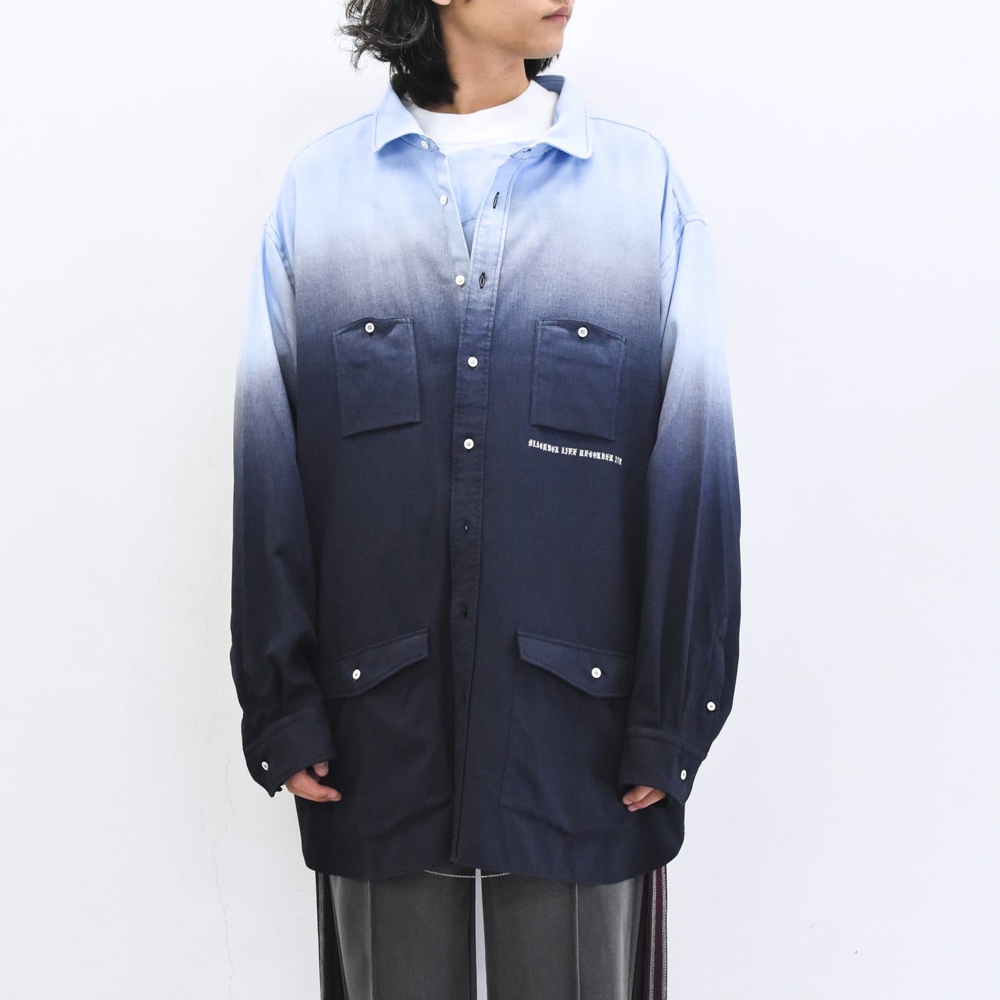 BODYSONG. / BEAUTIFUL GRADIENT DEFORMATION SHIRT - BLUE