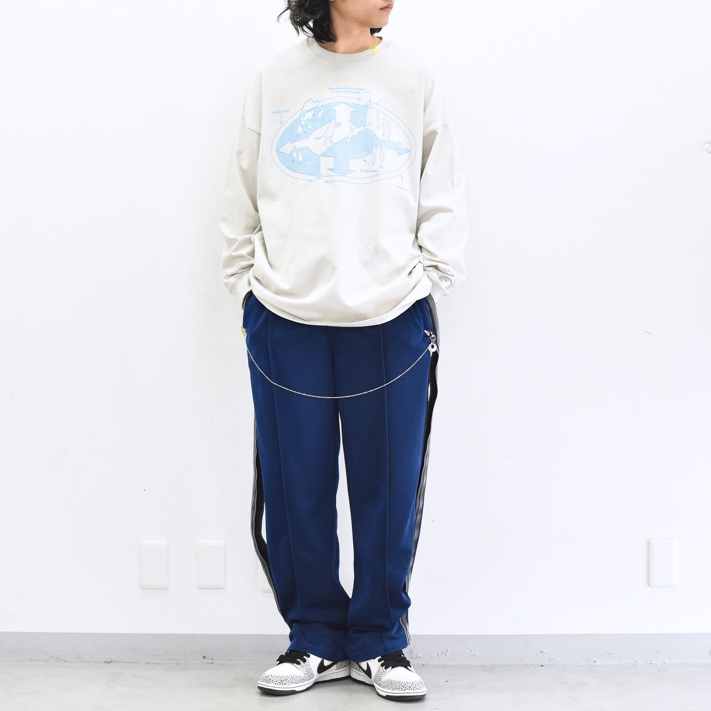 BODYSONG. / PIGMENT-DYED DISTRESSED TRACK TROUSERS - BLUE