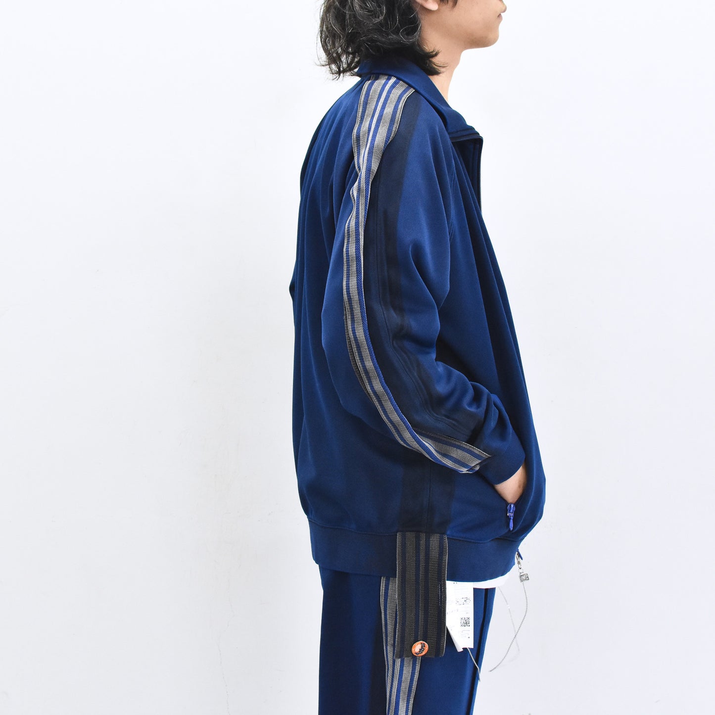 BODYSONG. / PIGMENT-DYED DISTRESSED TRACK JACKET - BLUE
