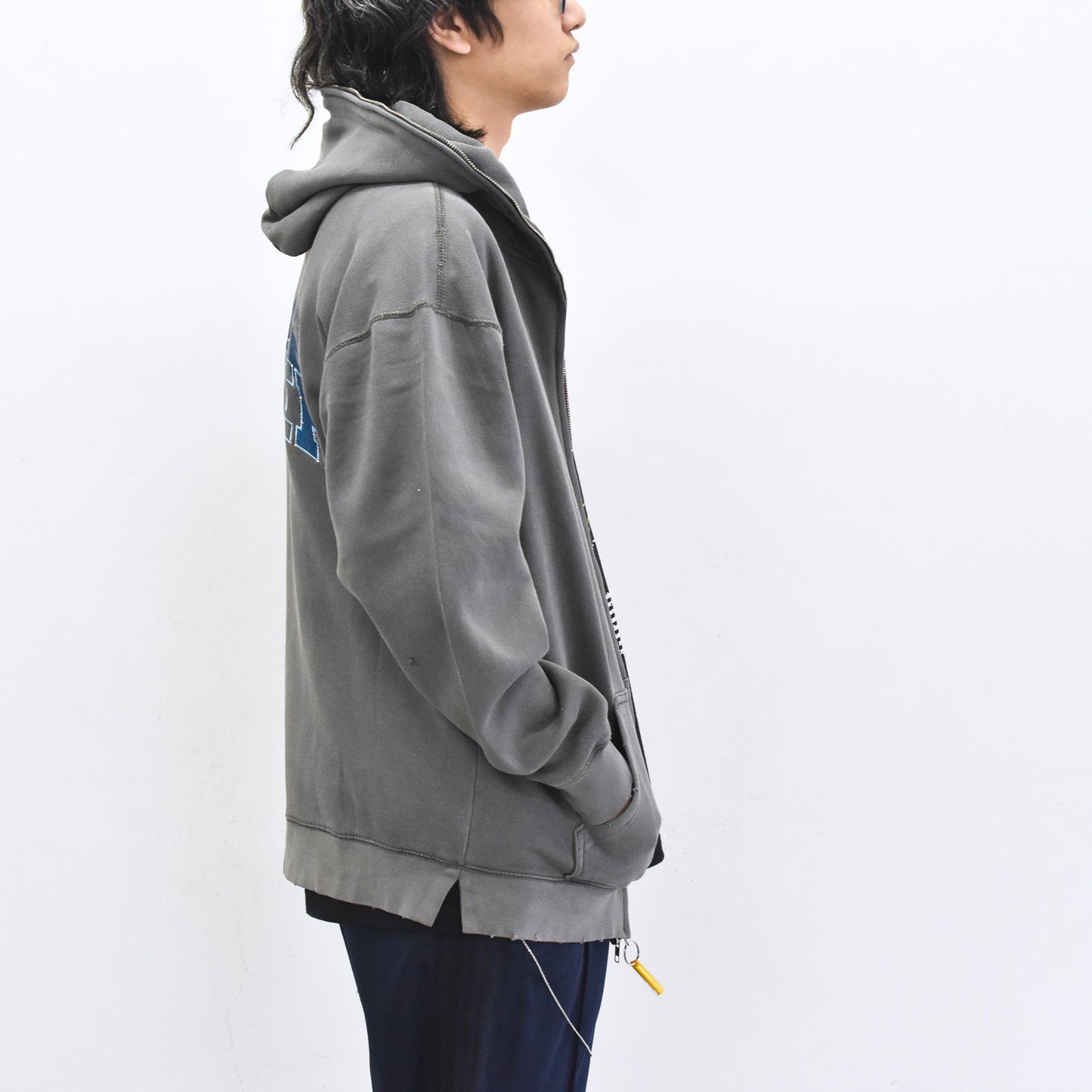 BODYSONG. / GLITCH EMBROIDERY DISTRESSED HOODIE/DRUKQS - BLACK