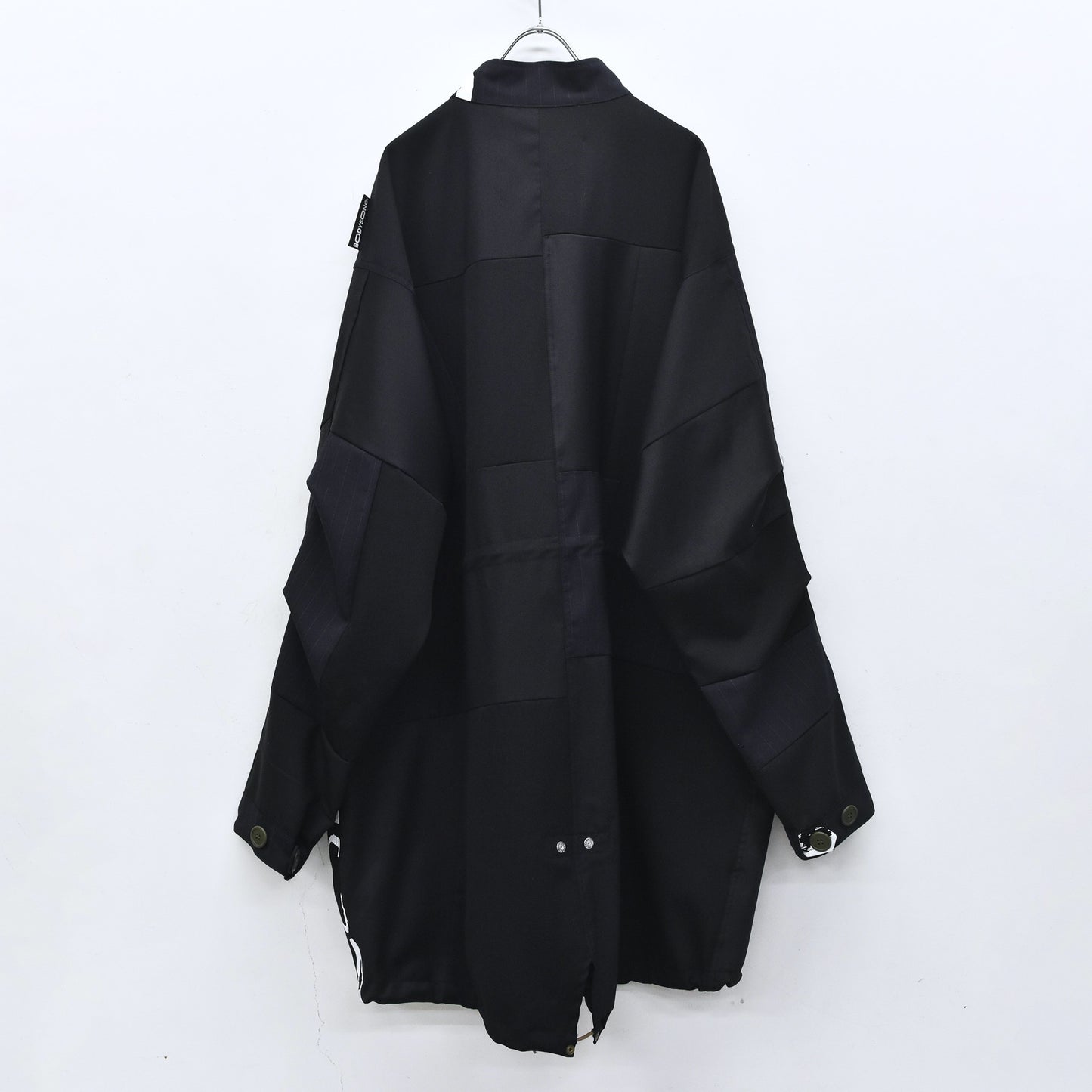 BODYSONG. / PATCHWORK MIL COAT MADE BY DISASSEMBLING AND RECONSTRUCTING A BUSINESS SUIT