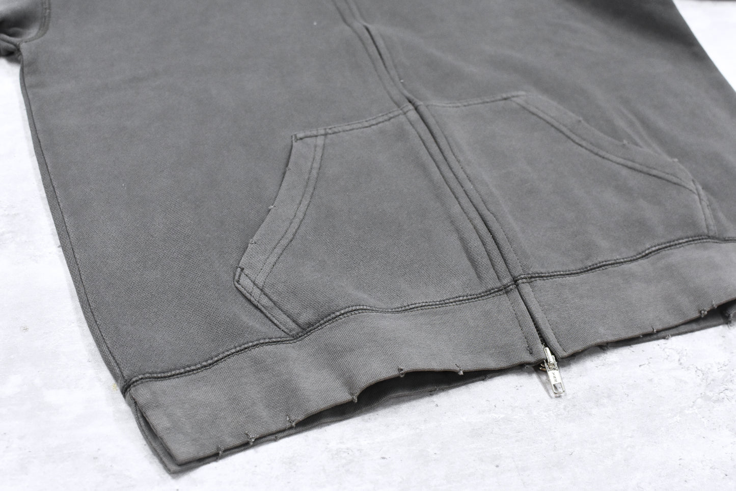 BODYSONG. / GLITCH EMBROIDERY DISTRESSED HOODIE/DRUKQS - BLACK