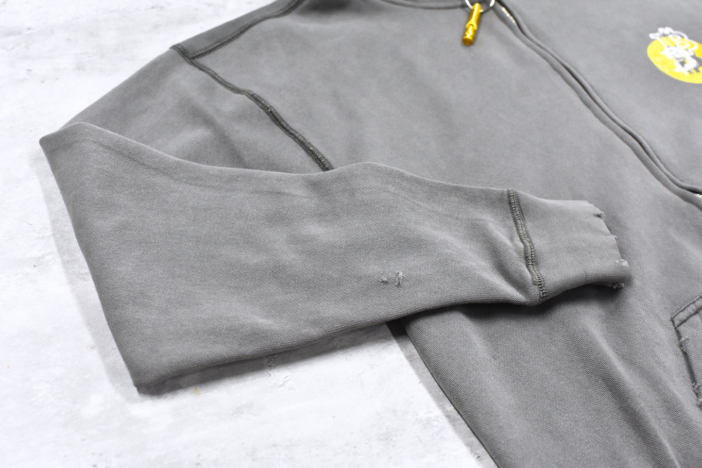 BODYSONG. / GLITCH EMBROIDERY DISTRESSED HOODIE/BTC - BLACK