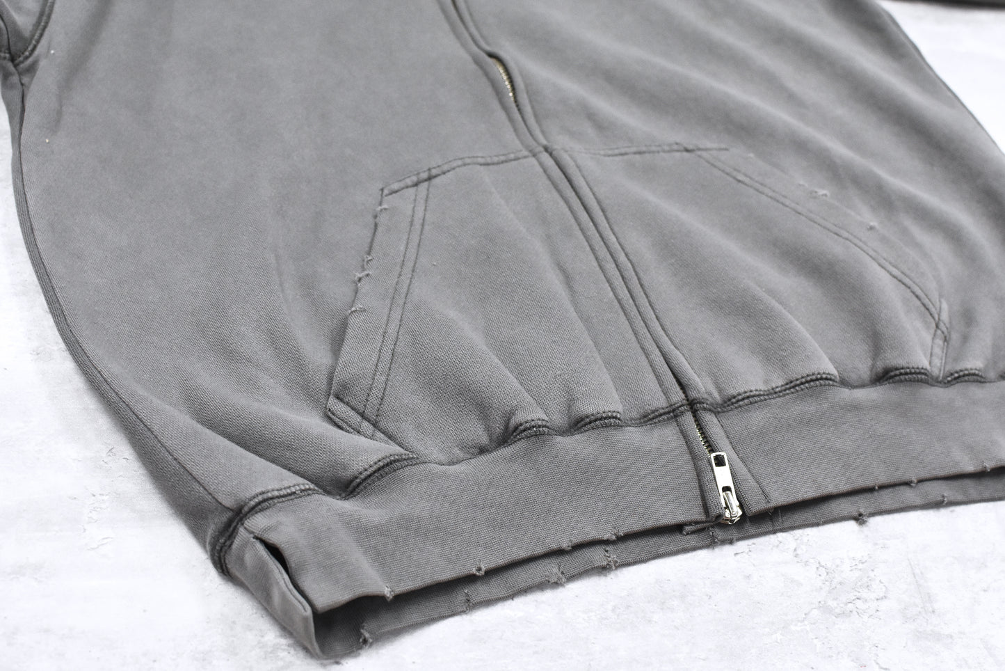 BODYSONG. / GLITCH EMBROIDERY DISTRESSED HOODIE/BTC - BLACK