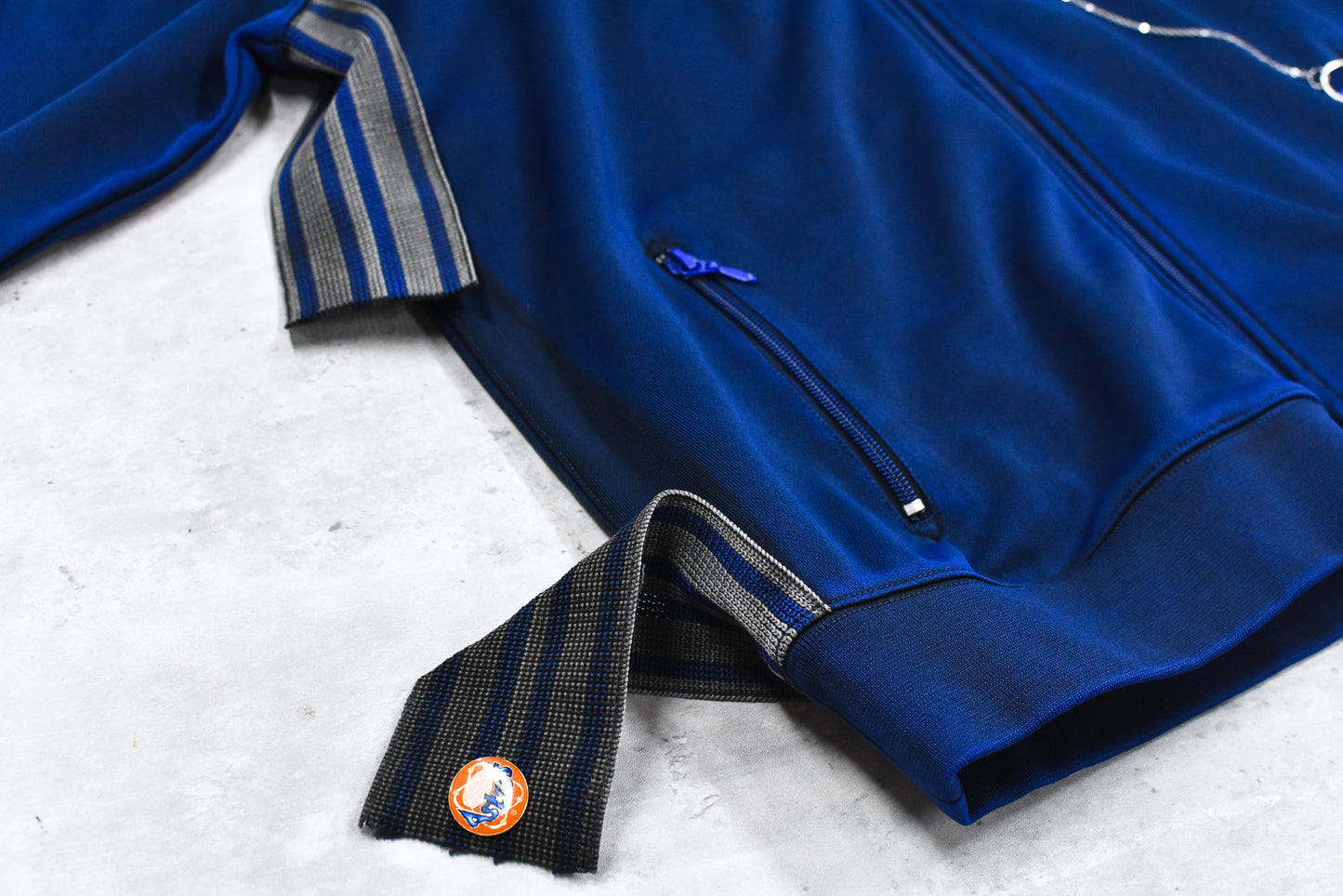 BODYSONG. / PIGMENT-DYED DISTRESSED TRACK JACKET - BLUE