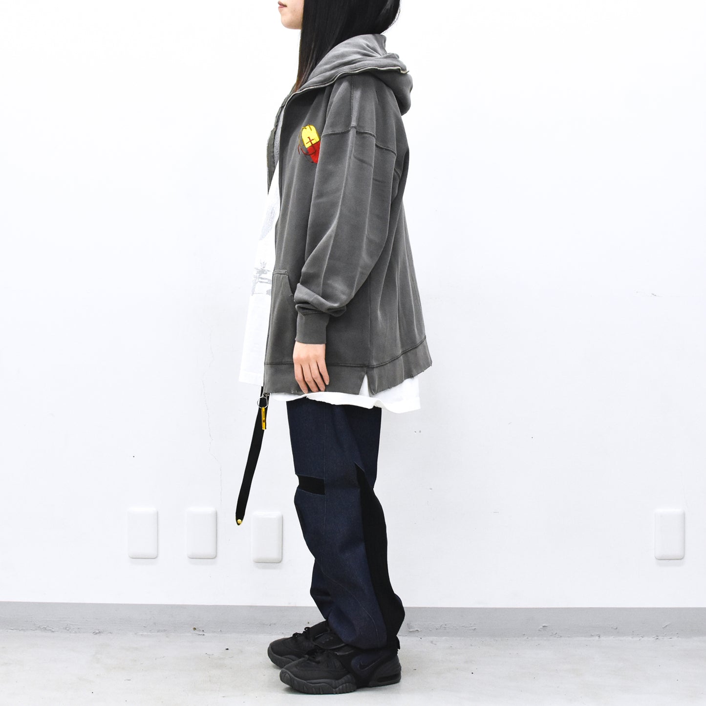 BODYSONG. / GLITCH EMBROIDERY DISTRESSED HOODIE/DRUKQS - BLACK