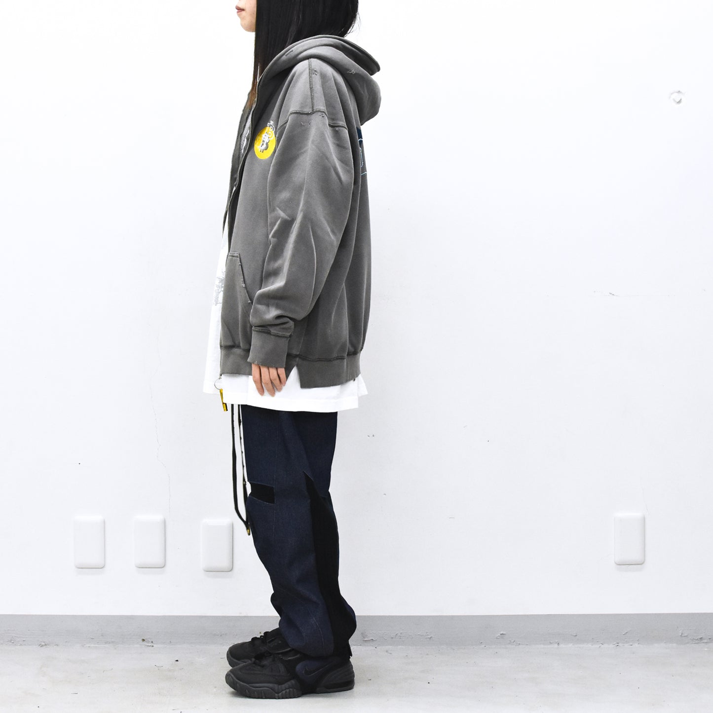 BODYSONG. / GLITCH EMBROIDERY DISTRESSED HOODIE/BTC - BLACK