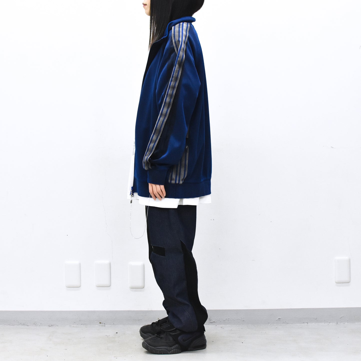 BODYSONG. / PIGMENT-DYED DISTRESSED TRACK JACKET - BLUE