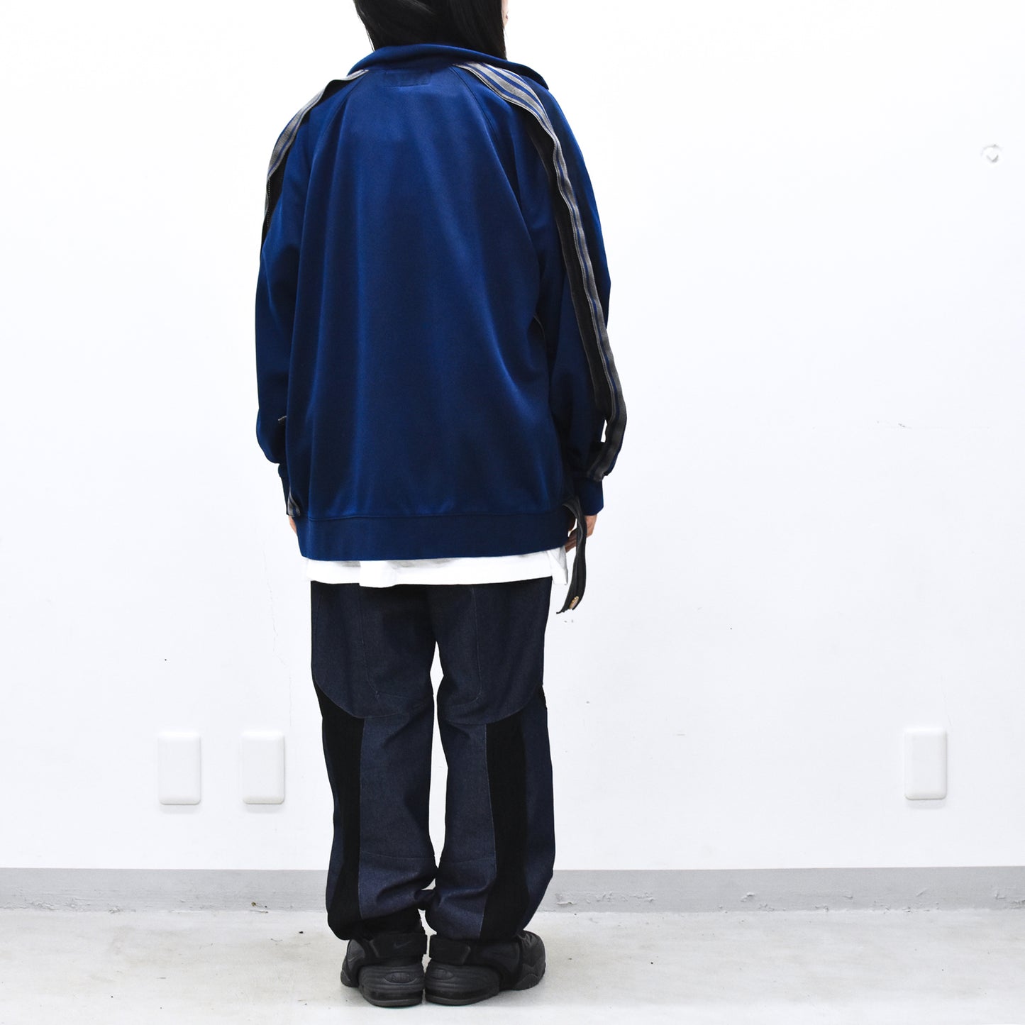 BODYSONG. / PIGMENT-DYED DISTRESSED TRACK JACKET - BLUE