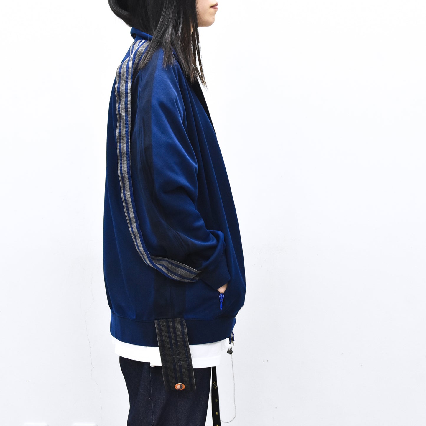 BODYSONG. / PIGMENT-DYED DISTRESSED TRACK JACKET - BLUE