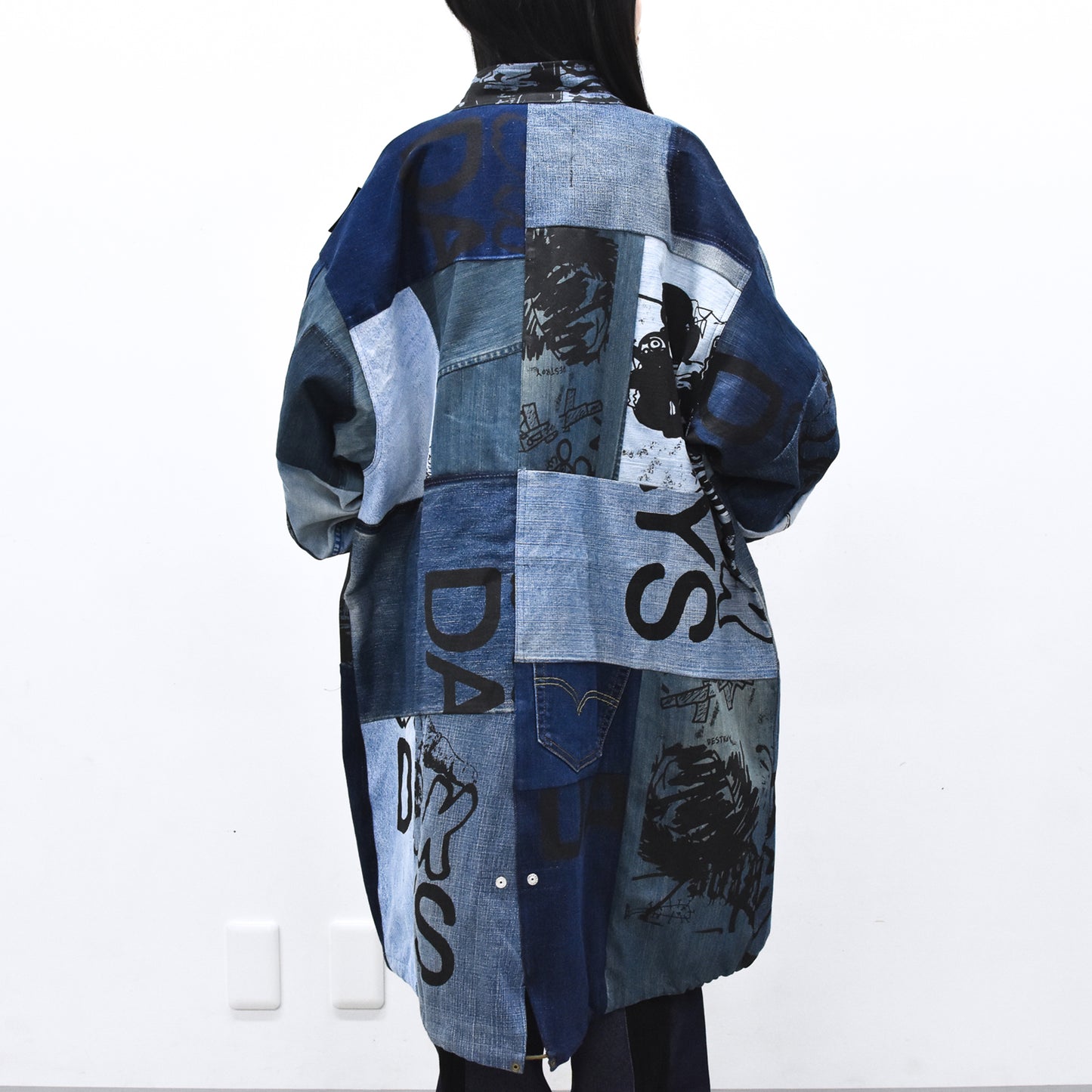 BODYSONG. / PATCHWORK MIL COAT MADE FROM RECONSTRUCTED VINTAGE DENIM