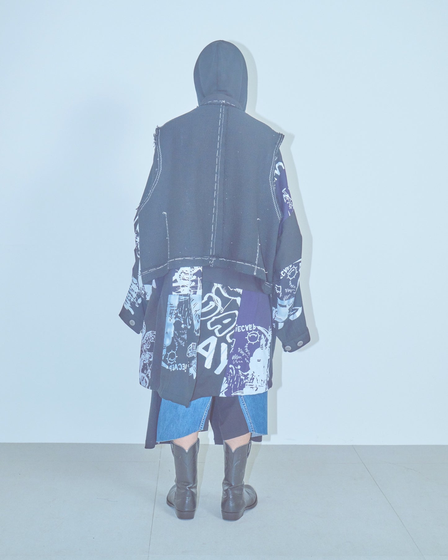 BODYSONG. / PATCHWORK MIL COAT MADE BY DISASSEMBLING AND RECONSTRUCTING A BUSINESS SUIT