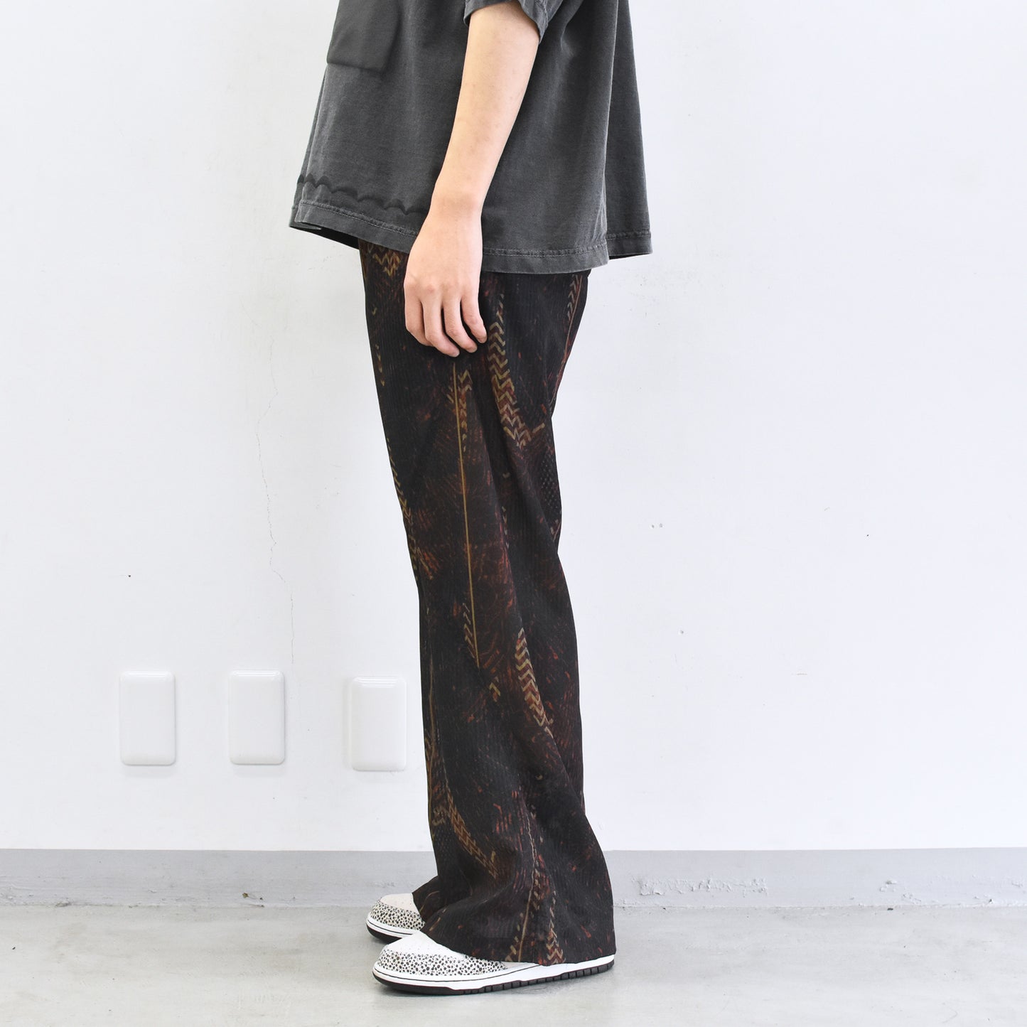 elephant TRIBAL fabrics / NO A/C PT - SOIL BROWN