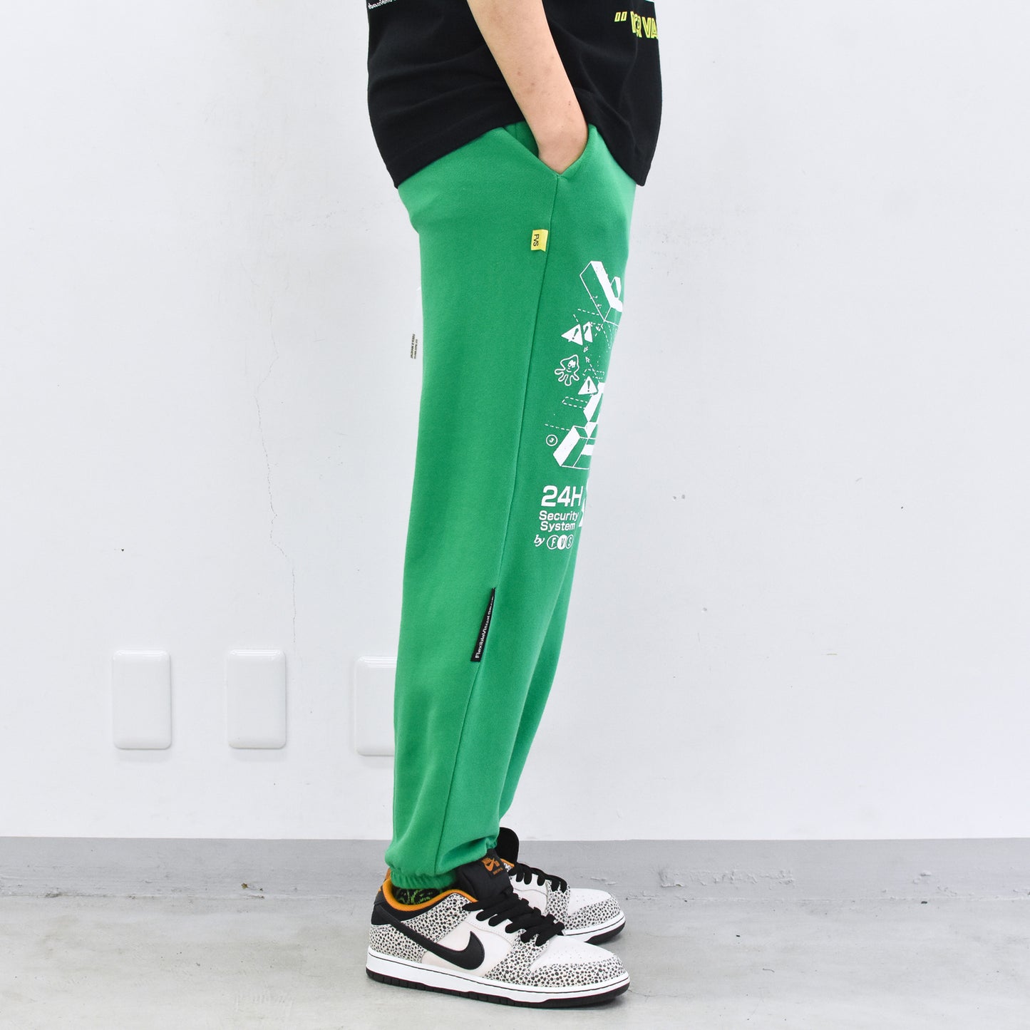 FlexibleVisual SPCE / FVS Sweatpants - GREEN