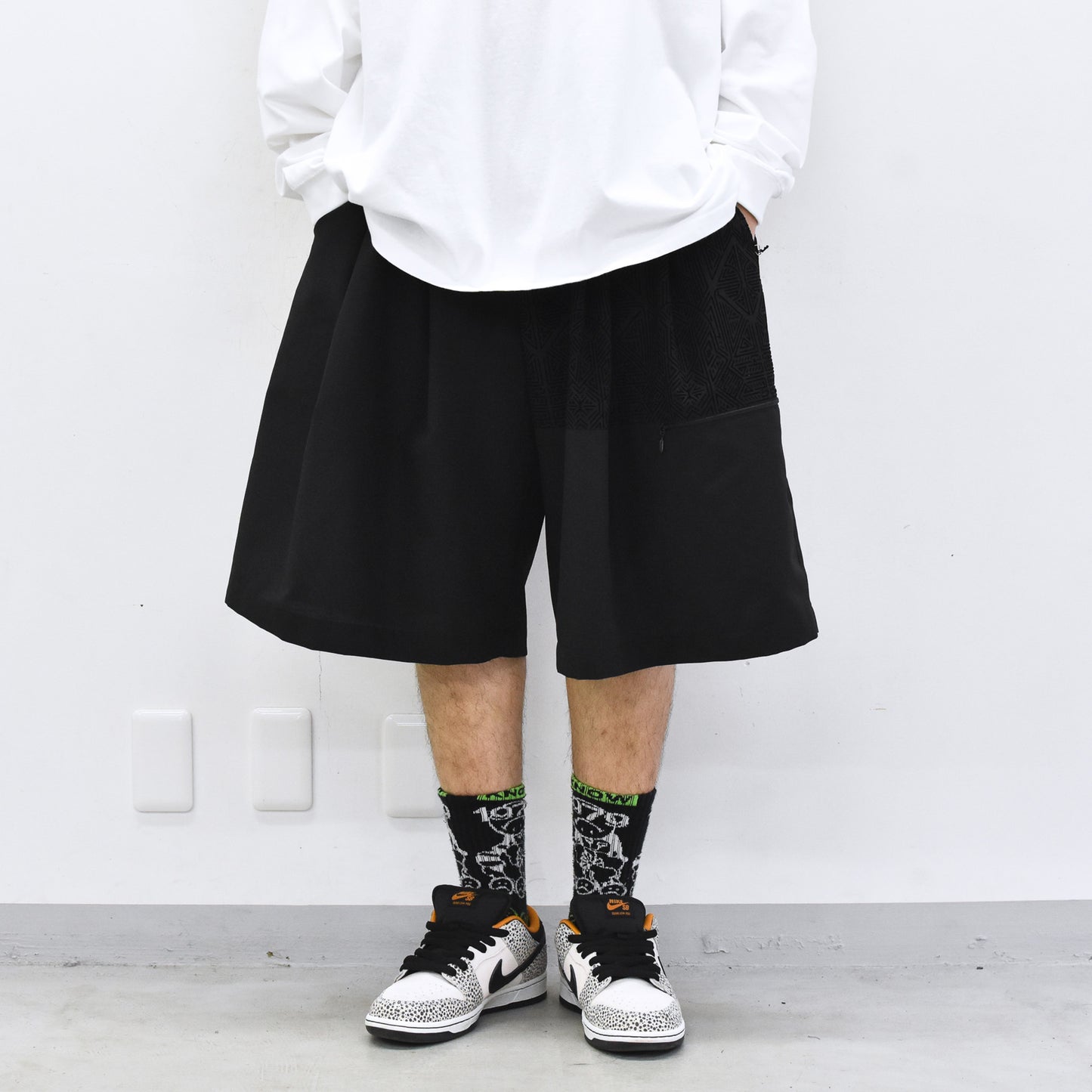 STOF / Stone Yard Floc Wide Shorts - BLACK
