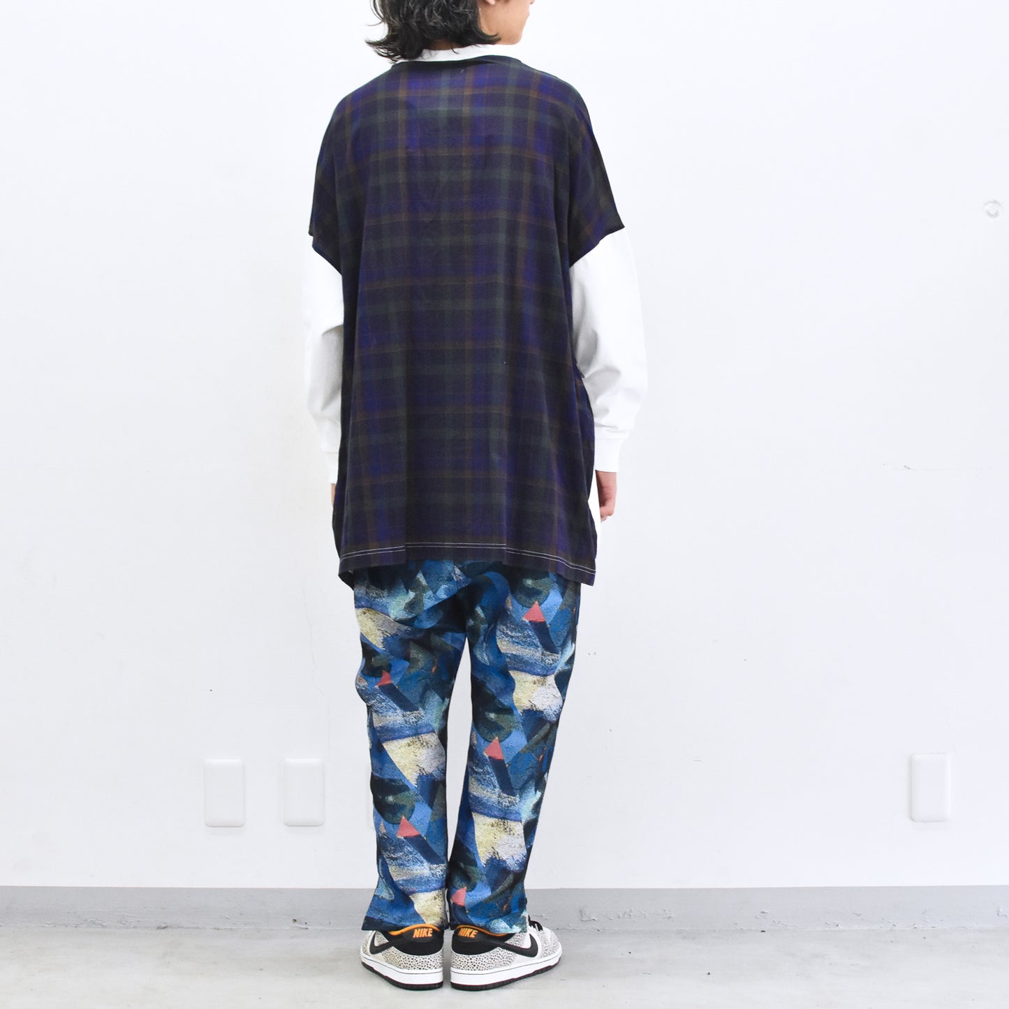 STOF / Edition Embroi L/S Tee - WHITE