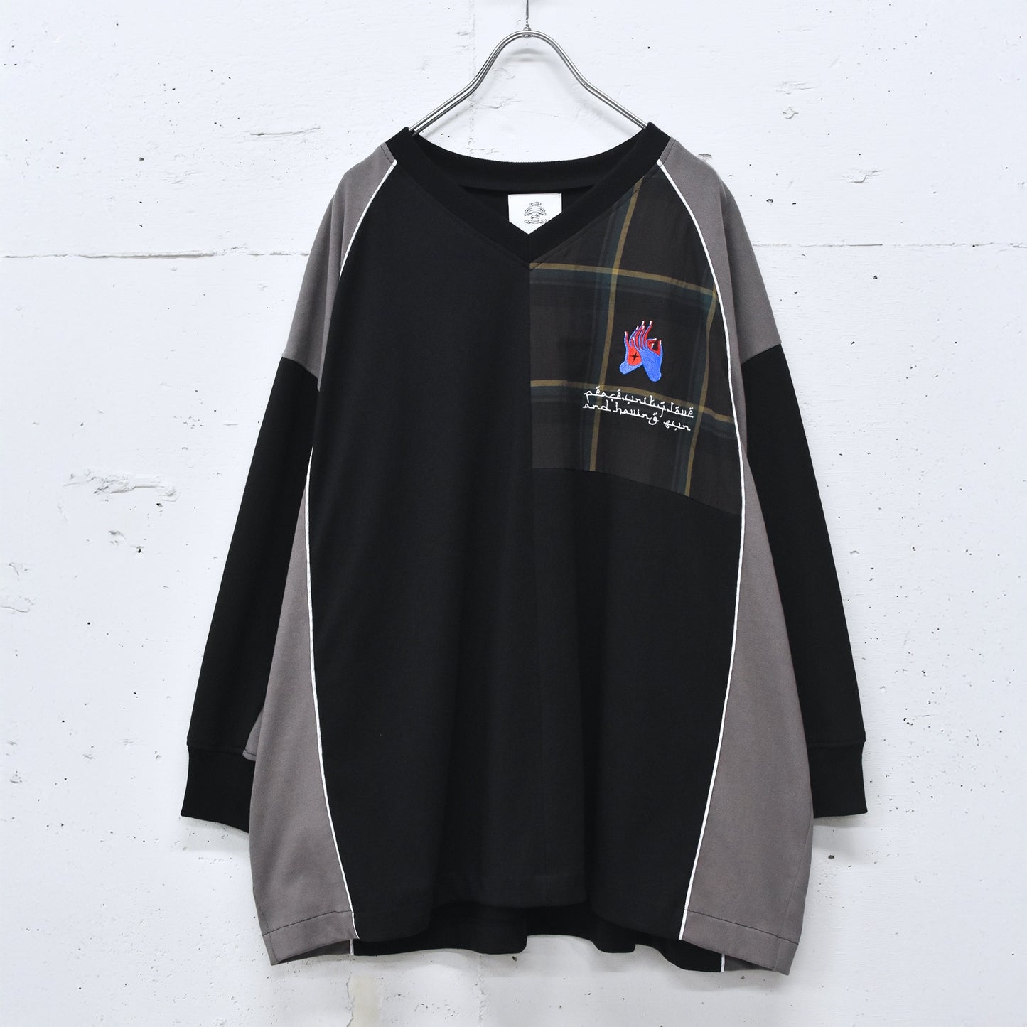 STOF / Not Uniform Pulover - BLACK