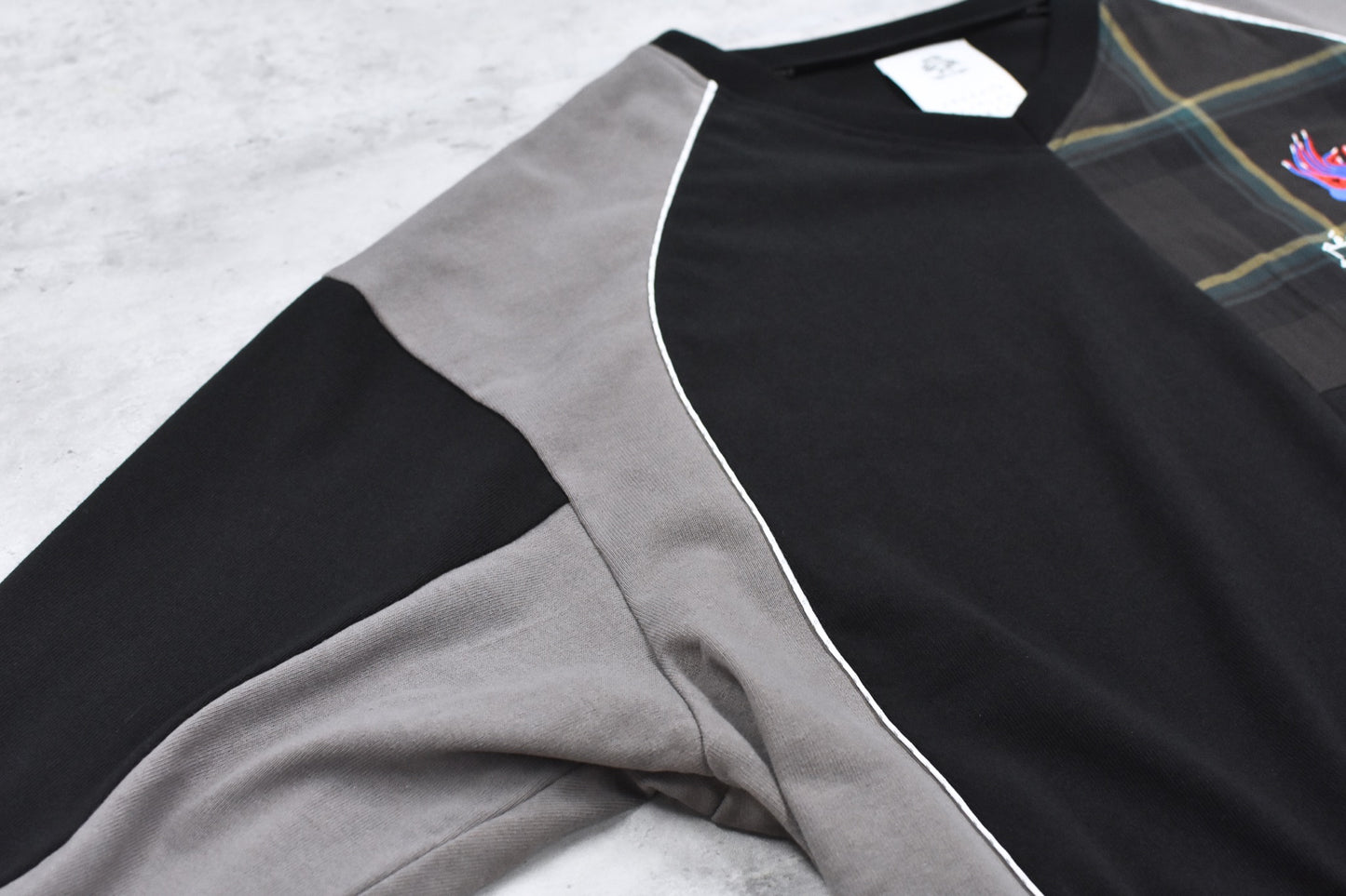 STOF / Not Uniform Pulover - BLACK