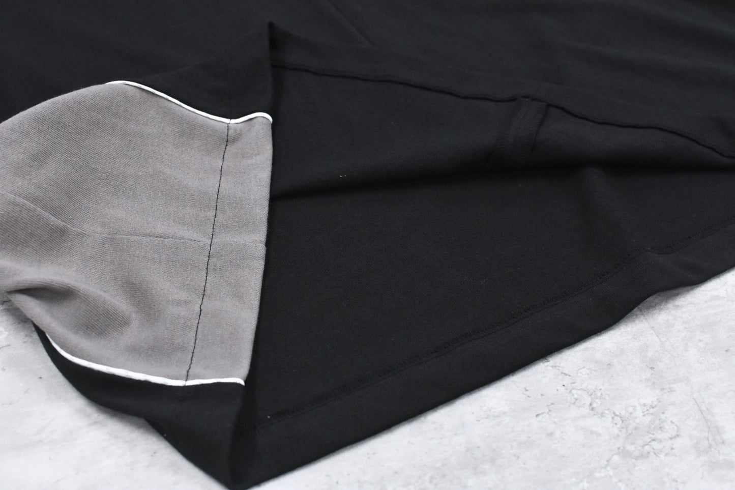 STOF / Not Uniform Pulover - BLACK