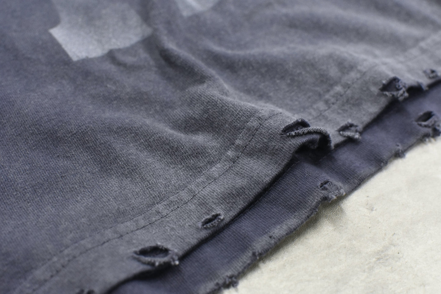 THE JEAN PIERRE / THE tee - FADE NVY