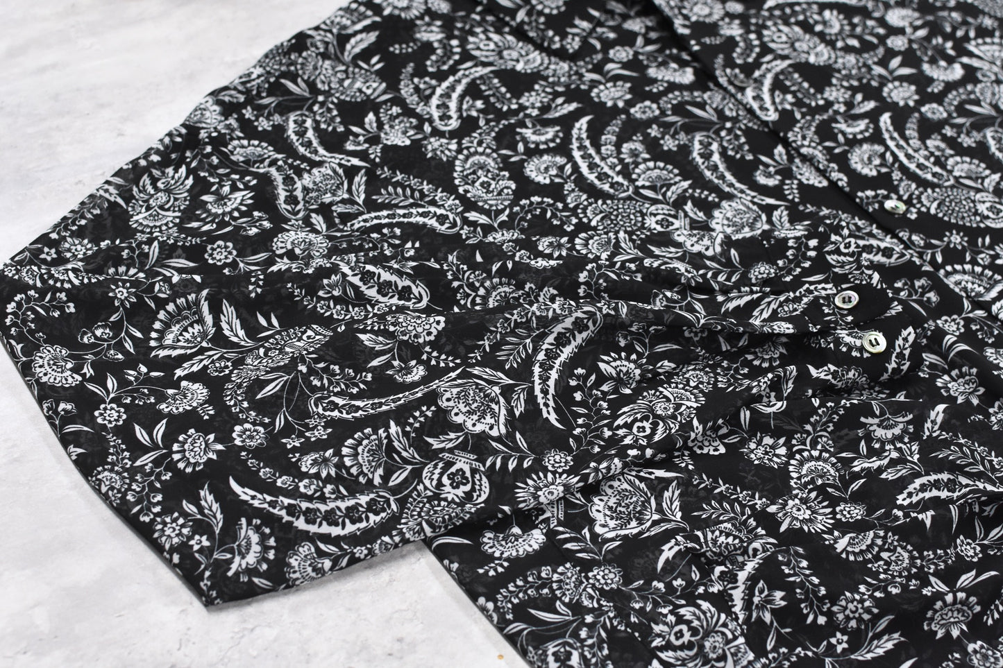 THE JEAN PIERRE / Sheer Paisely Shirt - BLACK