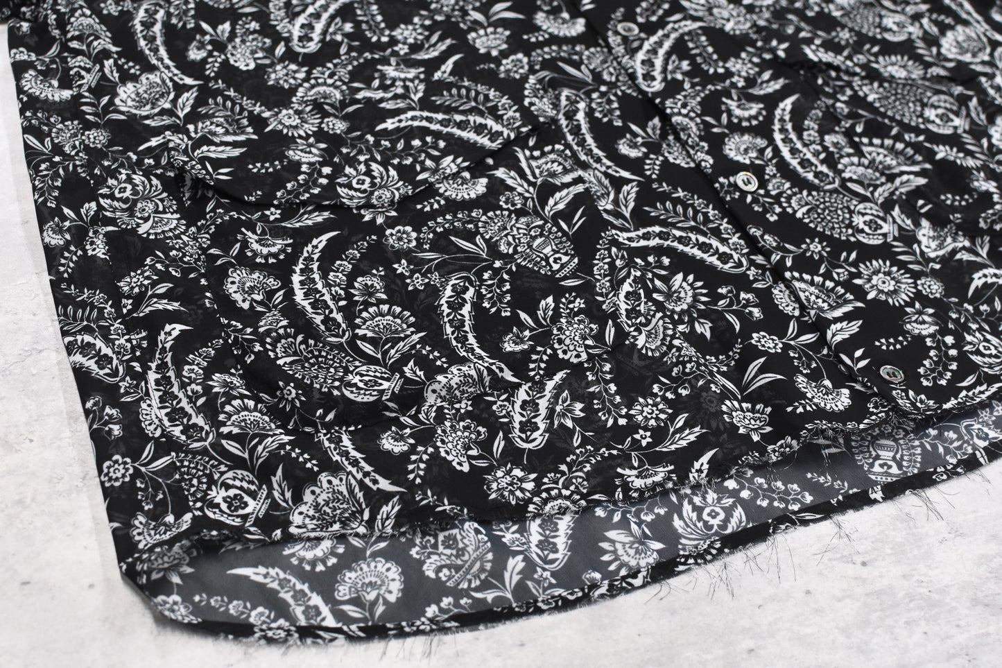 THE JEAN PIERRE / Sheer Paisely Shirt - BLACK