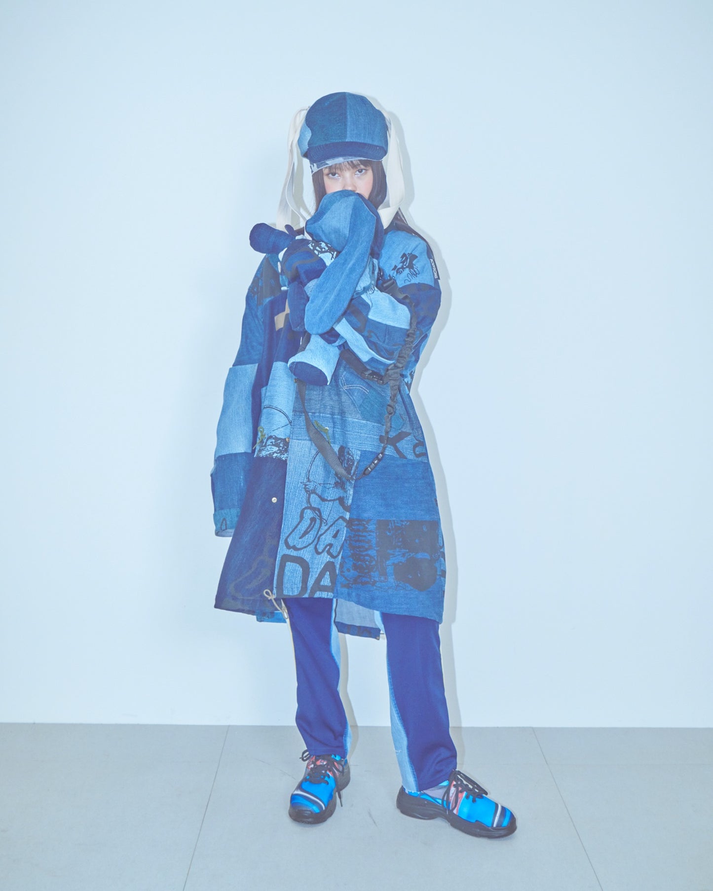 BODYSONG. / PATCHWORK MIL COAT MADE FROM RECONSTRUCTED VINTAGE DENIM