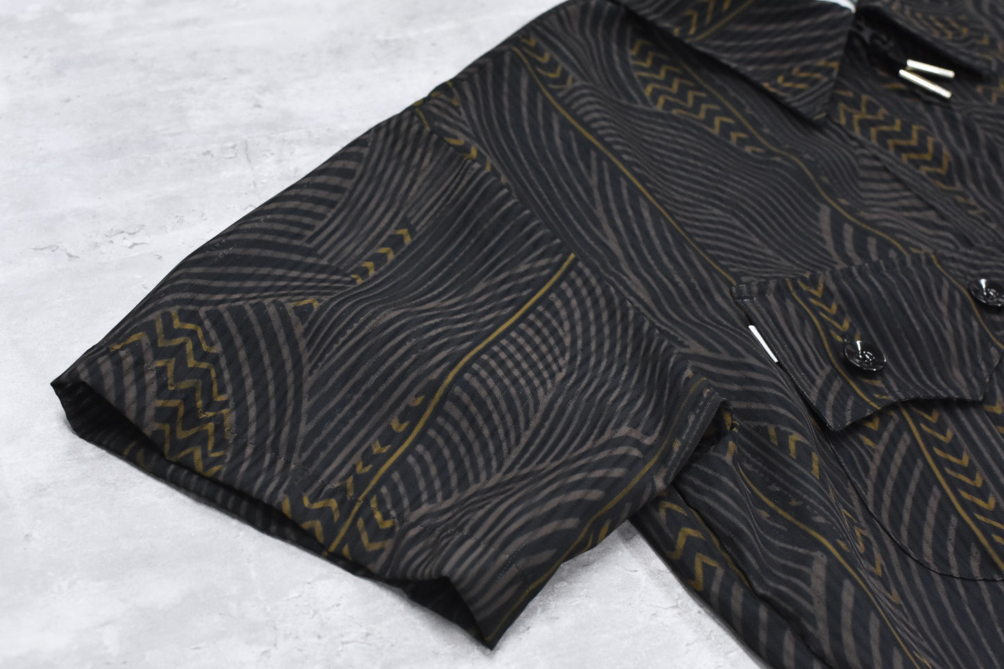 elephant TRIBAL fabrics / NO A/C Zip Shirt - BLACK