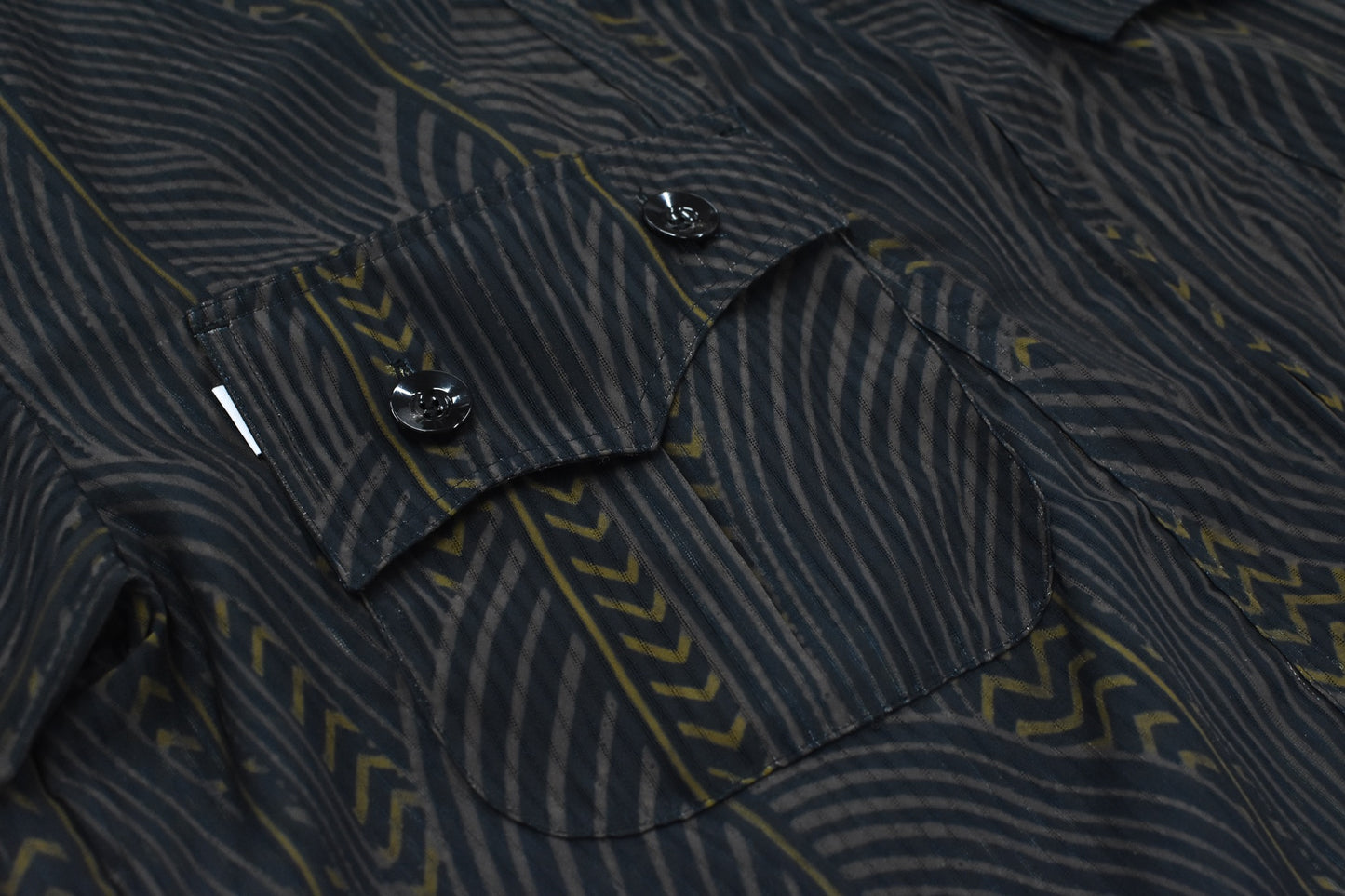 elephant TRIBAL fabrics / NO A/C Zip Shirt - BLACK