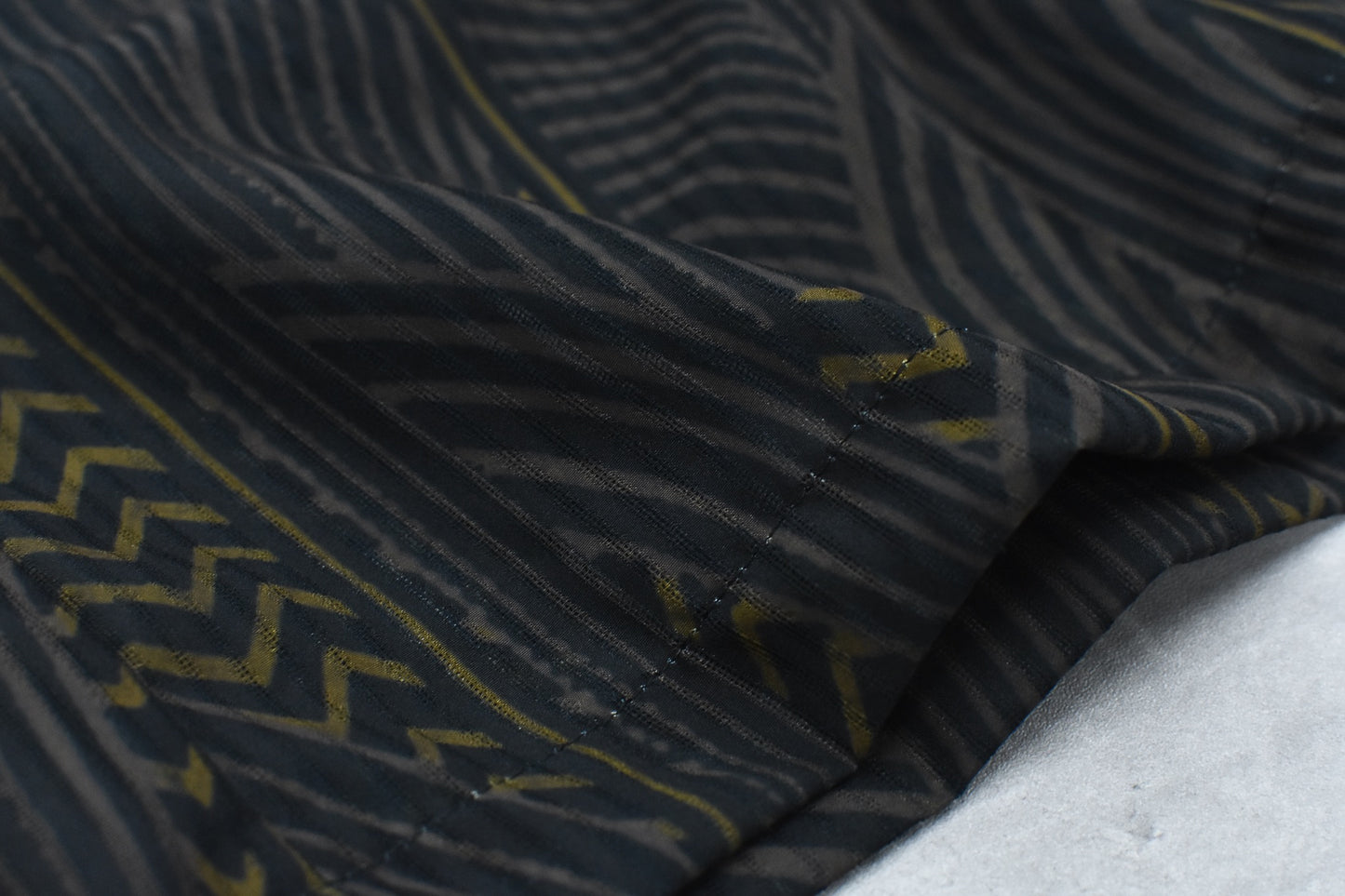 elephant TRIBAL fabrics / NO A/C Zip Shirt - BLACK