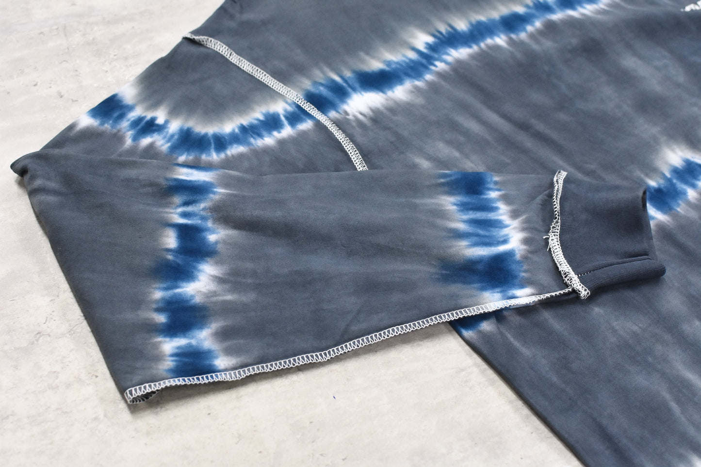 elephant TRIBAL fabrics / Tie-Dye Border LT - NAVY