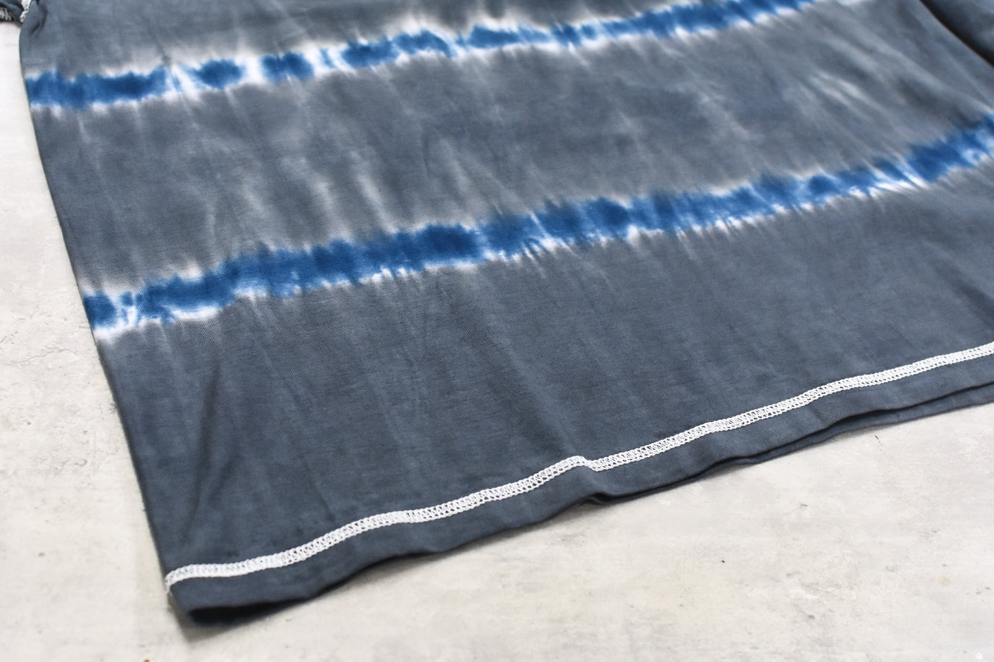 elephant TRIBAL fabrics / Tie-Dye Border LT - NAVY