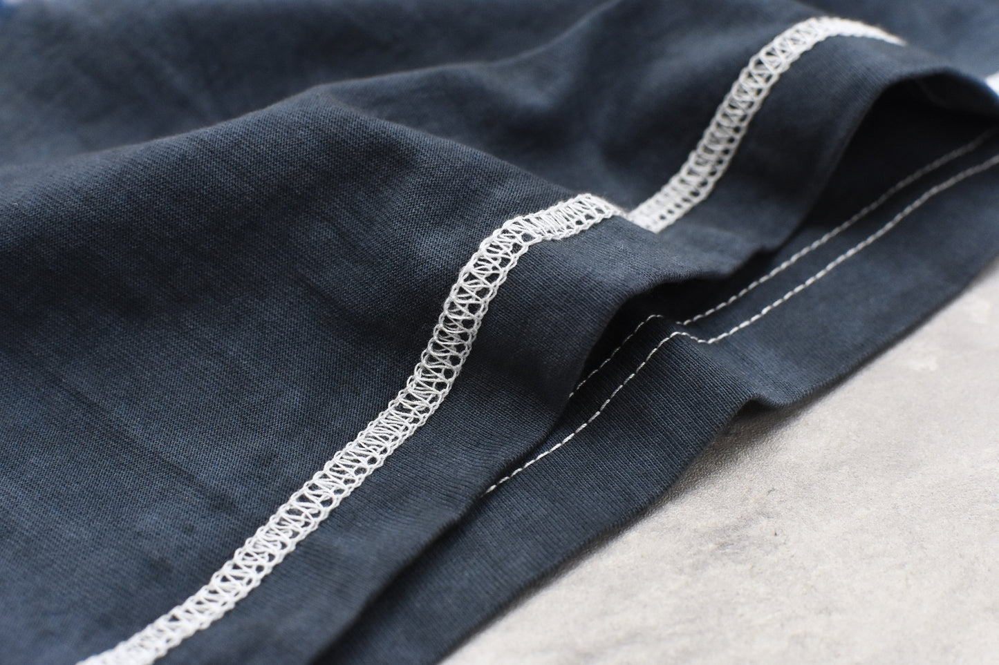 elephant TRIBAL fabrics / Tie-Dye Border LT - NAVY