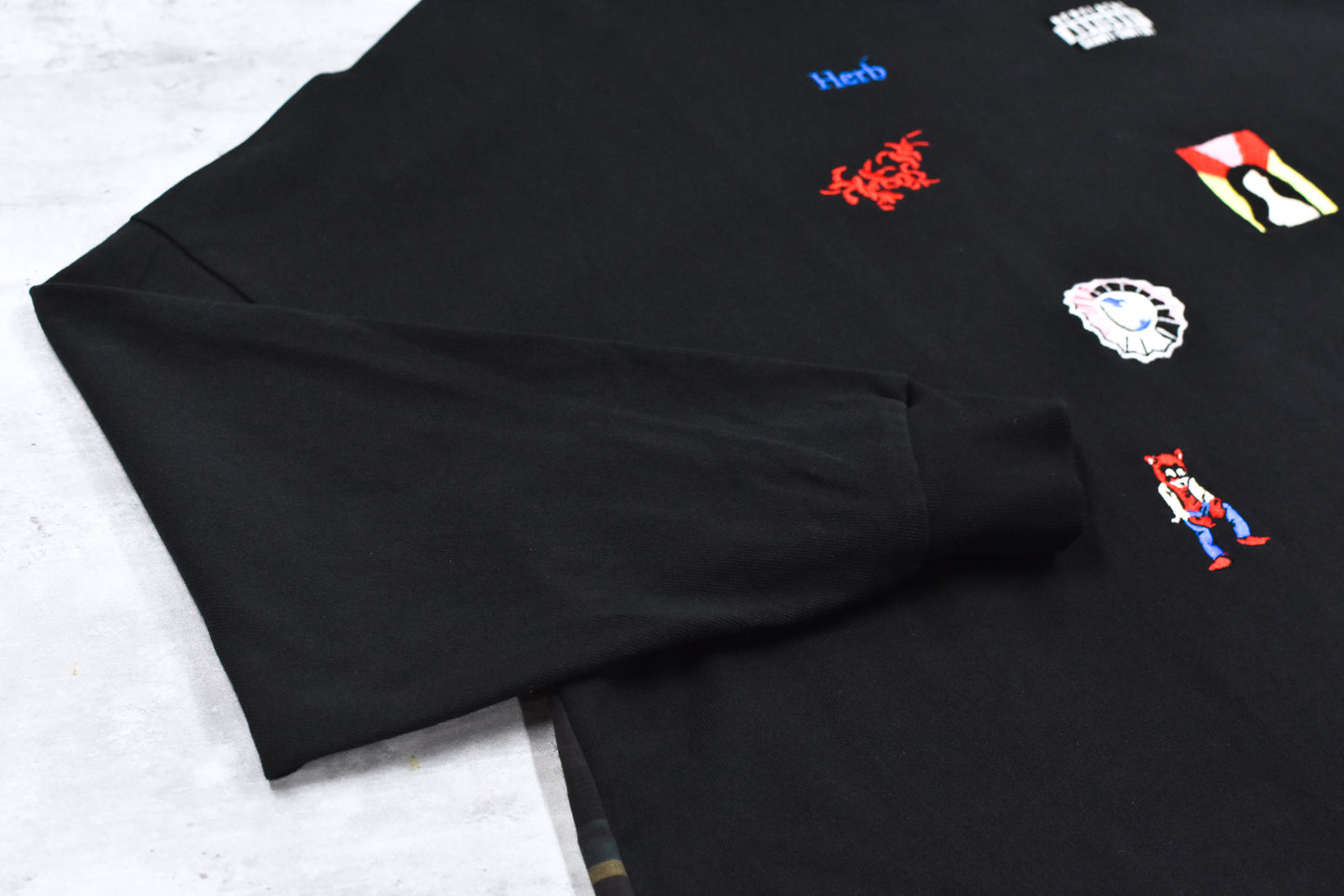 STOF / Edition Embroi L/S Tee - BLACK