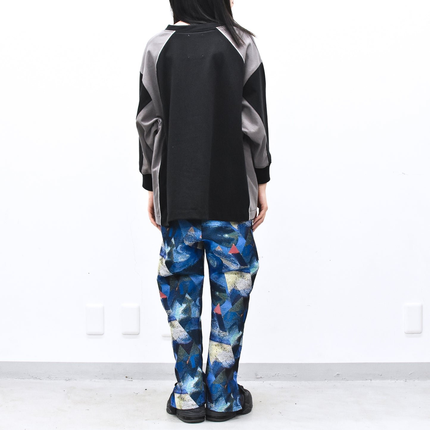 STOF / Not Uniform Pulover - BLACK