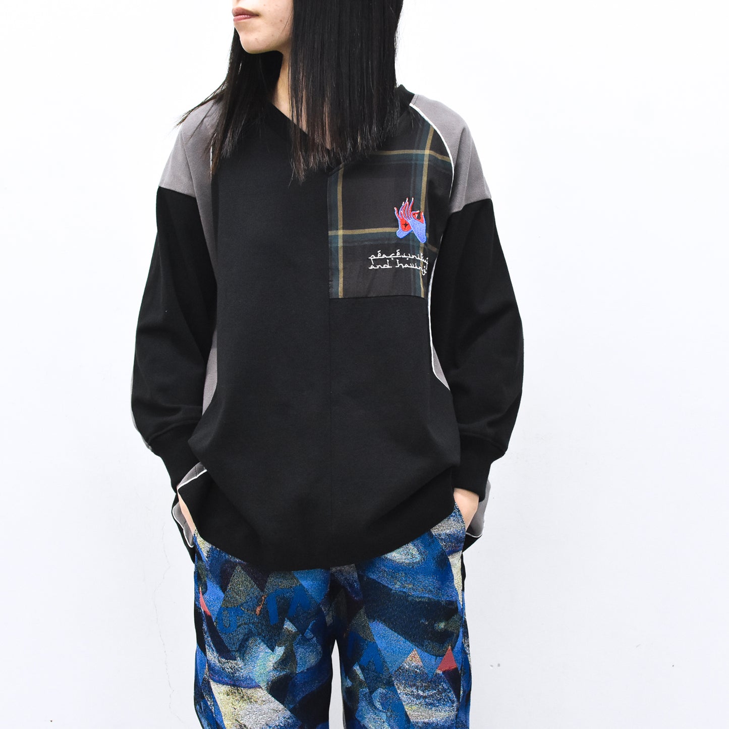 STOF / Not Uniform Pulover - BLACK