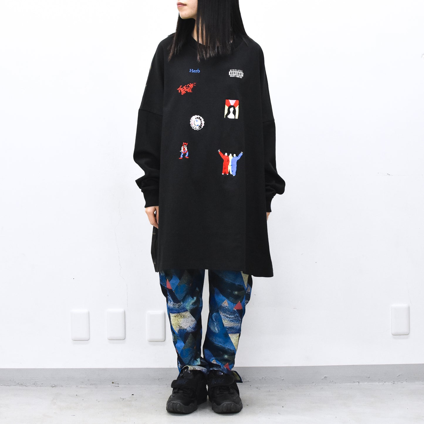 STOF / Edition Embroi L/S Tee - BLACK