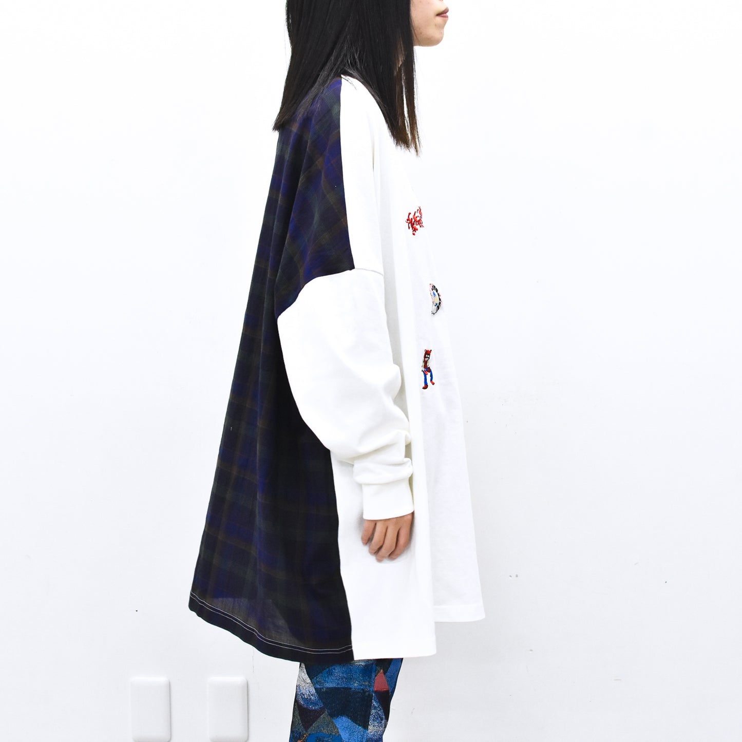 STOF / Edition Embroi L/S Tee - WHITE