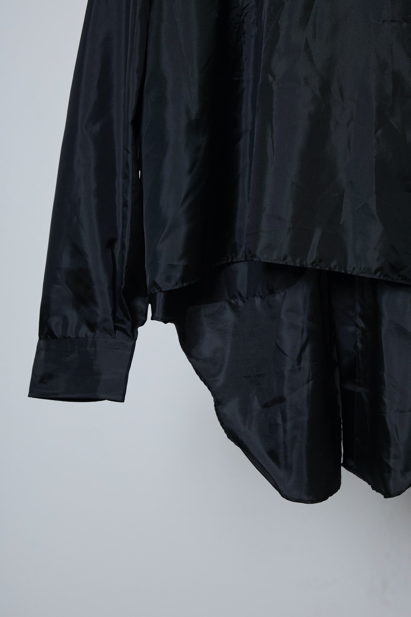 BODYSONG. / 先行予約 FOIL ROUND HEM SH - BLACK