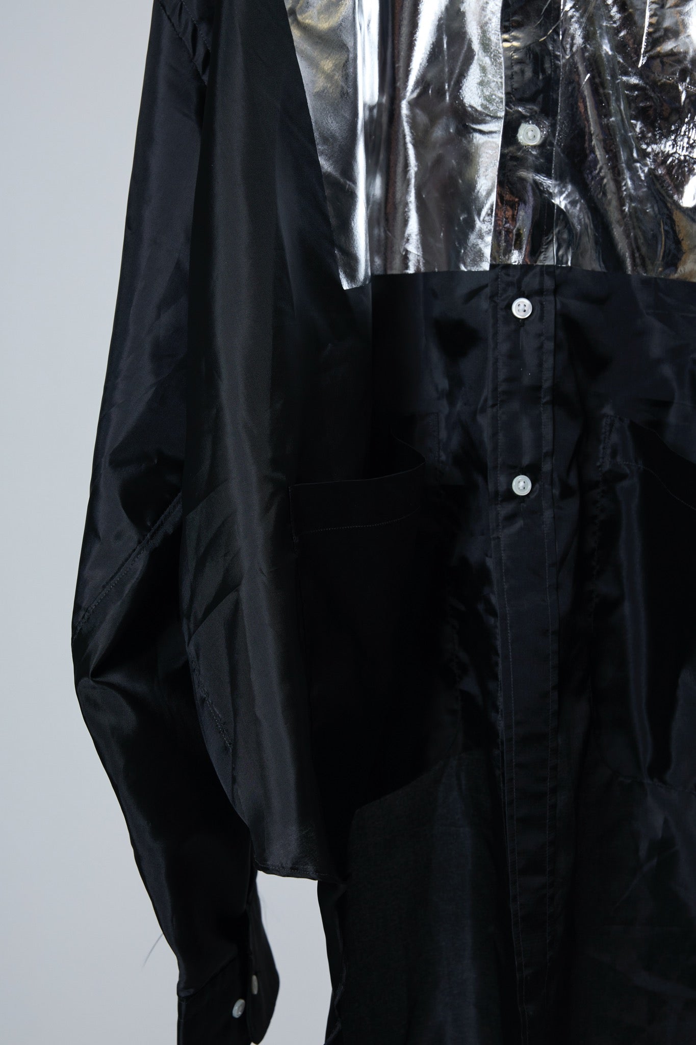 BODYSONG. / 先行予約 FOIL ROUND HEM SH - BLACK