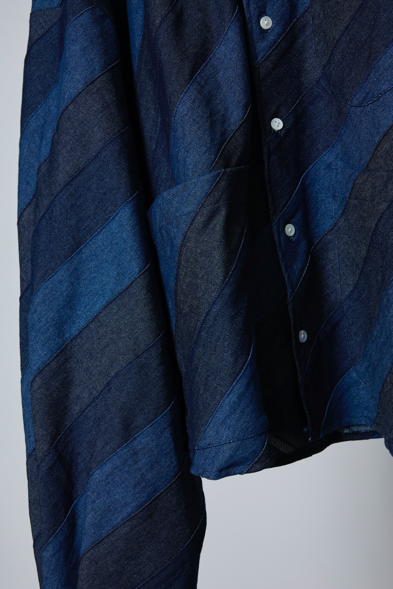 BODYSONG. / 先行予約 ARTISAN PATCHWORK DENIM SH - NAVY