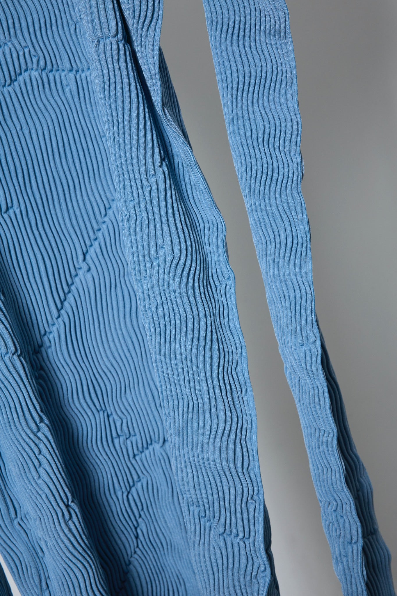 BODYSONG. / 先行予約 SEAMLESS THIN KNIT F25 / RIB - BLUE