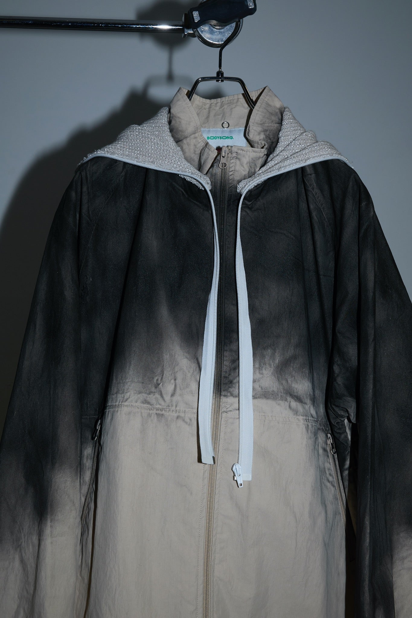 BODYSONG. / 先行予約 SPRAY PIGMENT-DYED BALACLAVA JACKET - WHITE